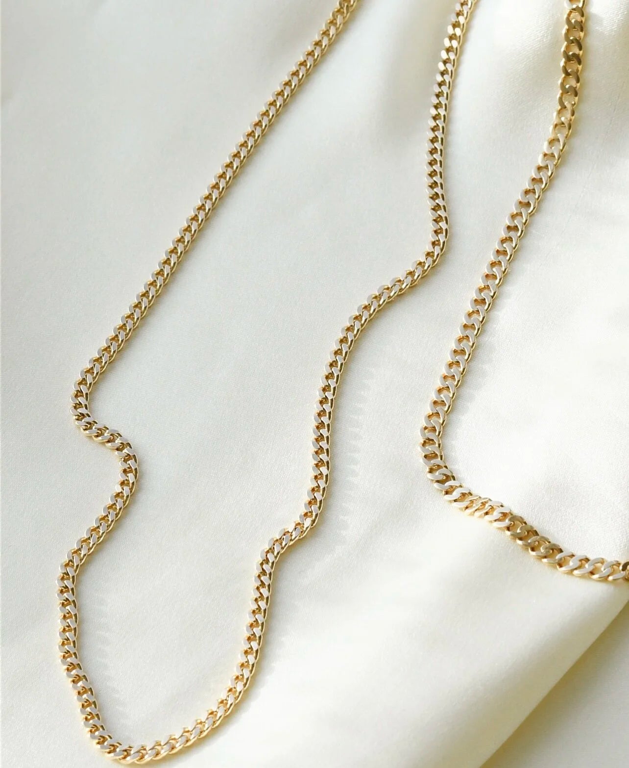 Beautiful Curb Link Chain 18K Gold 1971