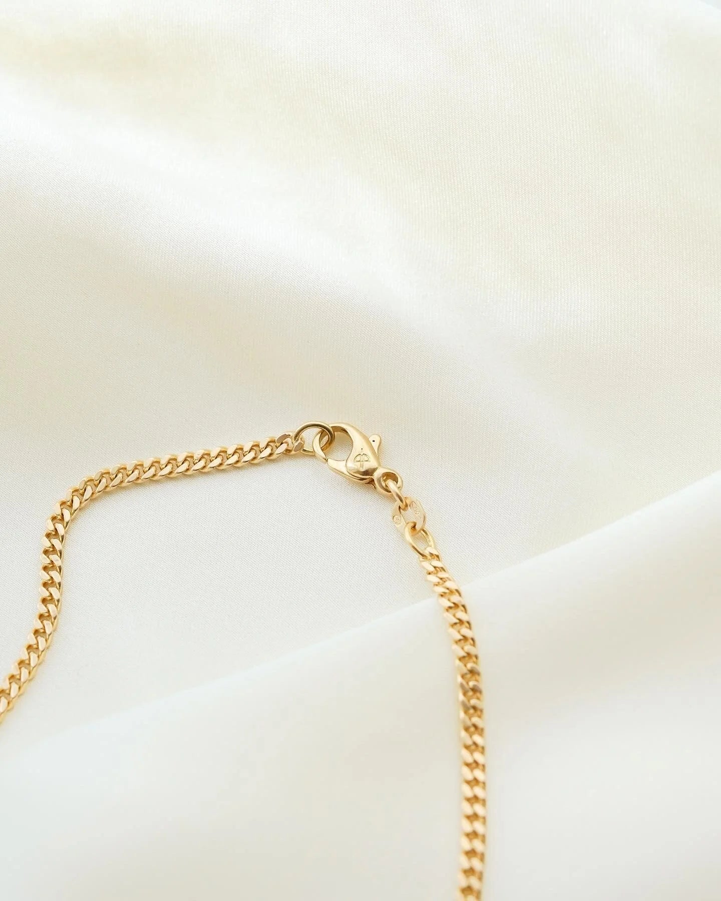 Beautiful Vintage Curb Link Chain