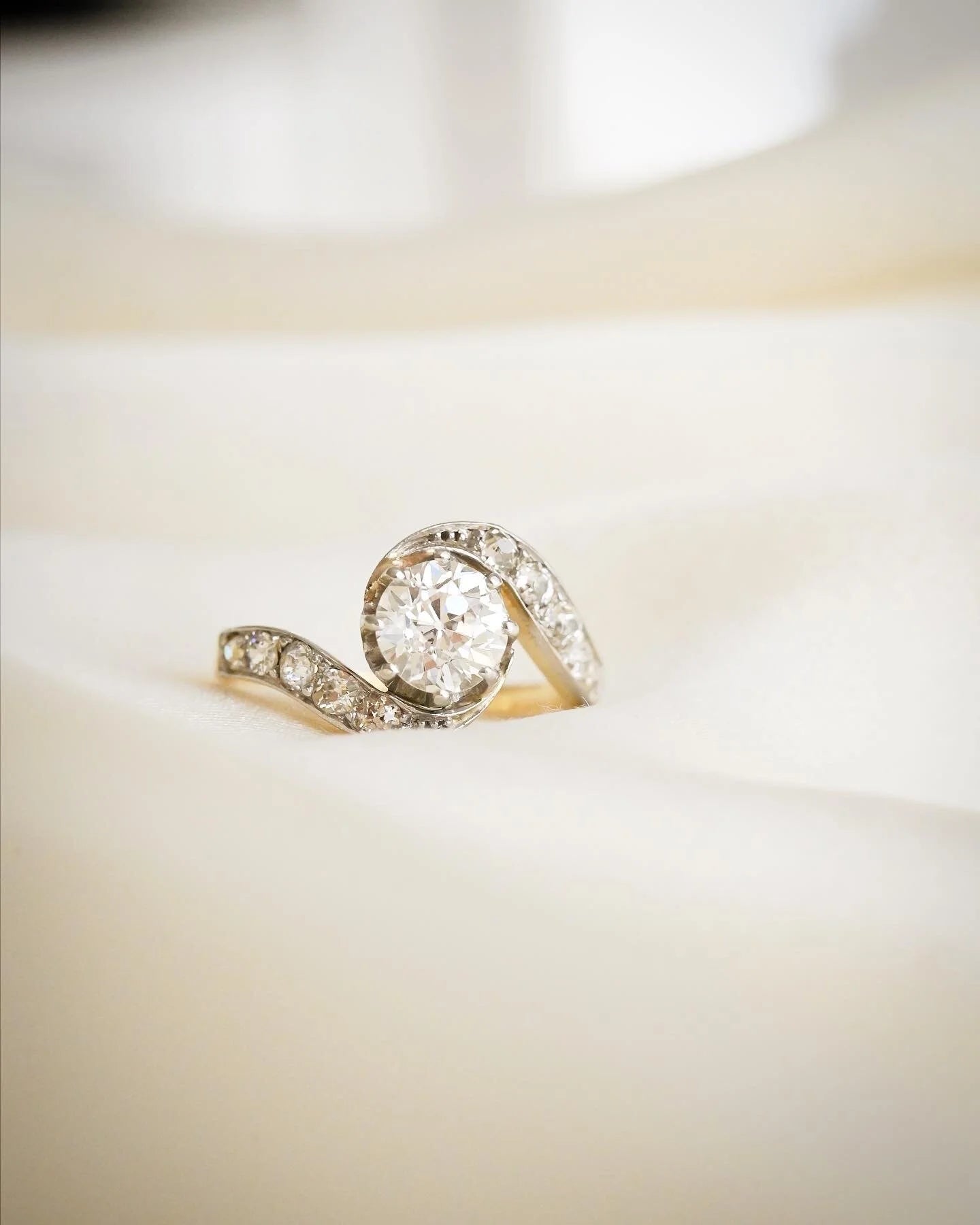 Beautiful Rare Big Old Cut Diamond Ring Art Deco 18K Gold 1920