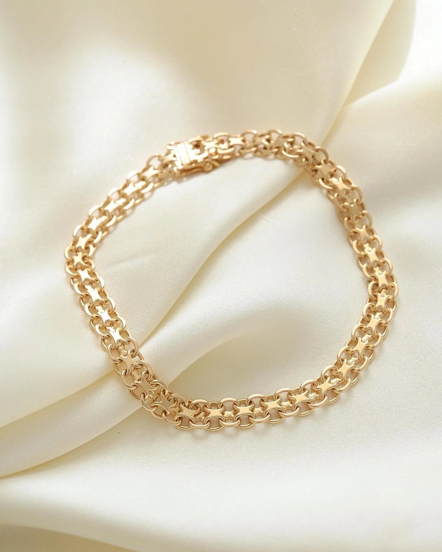 Beautiful Capricorn X Link Bracelet 18K Gold 1959