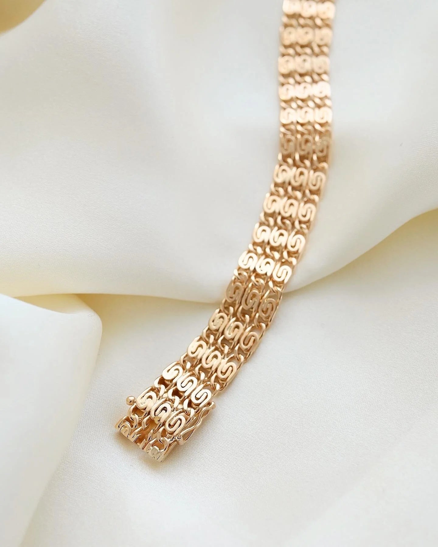 Amazing One of A Kind Swedish Vintage Bracelet 18K Gold 1966