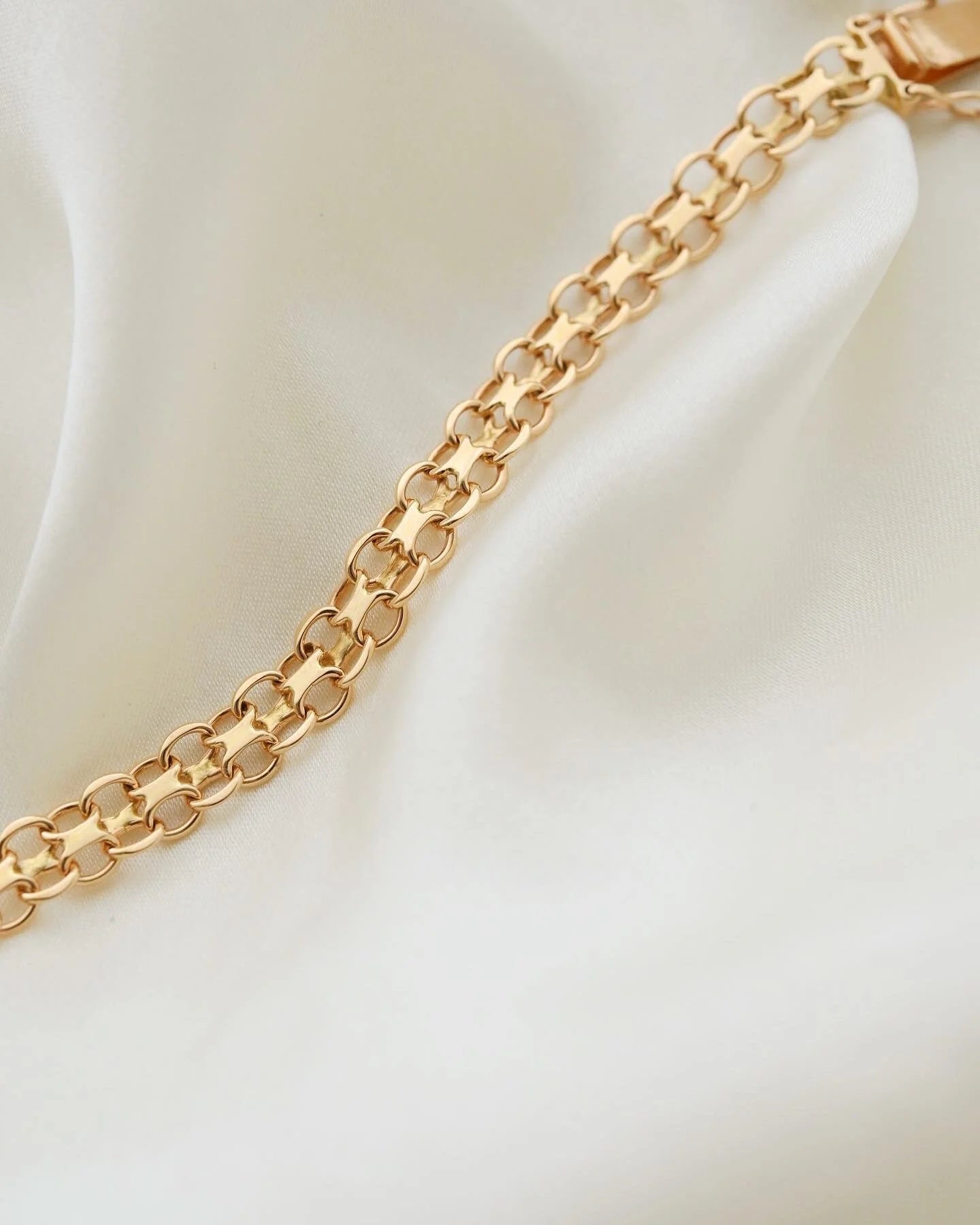 7 Inches Perfect Capricorn Link Bracelet 18K Gold 1969
