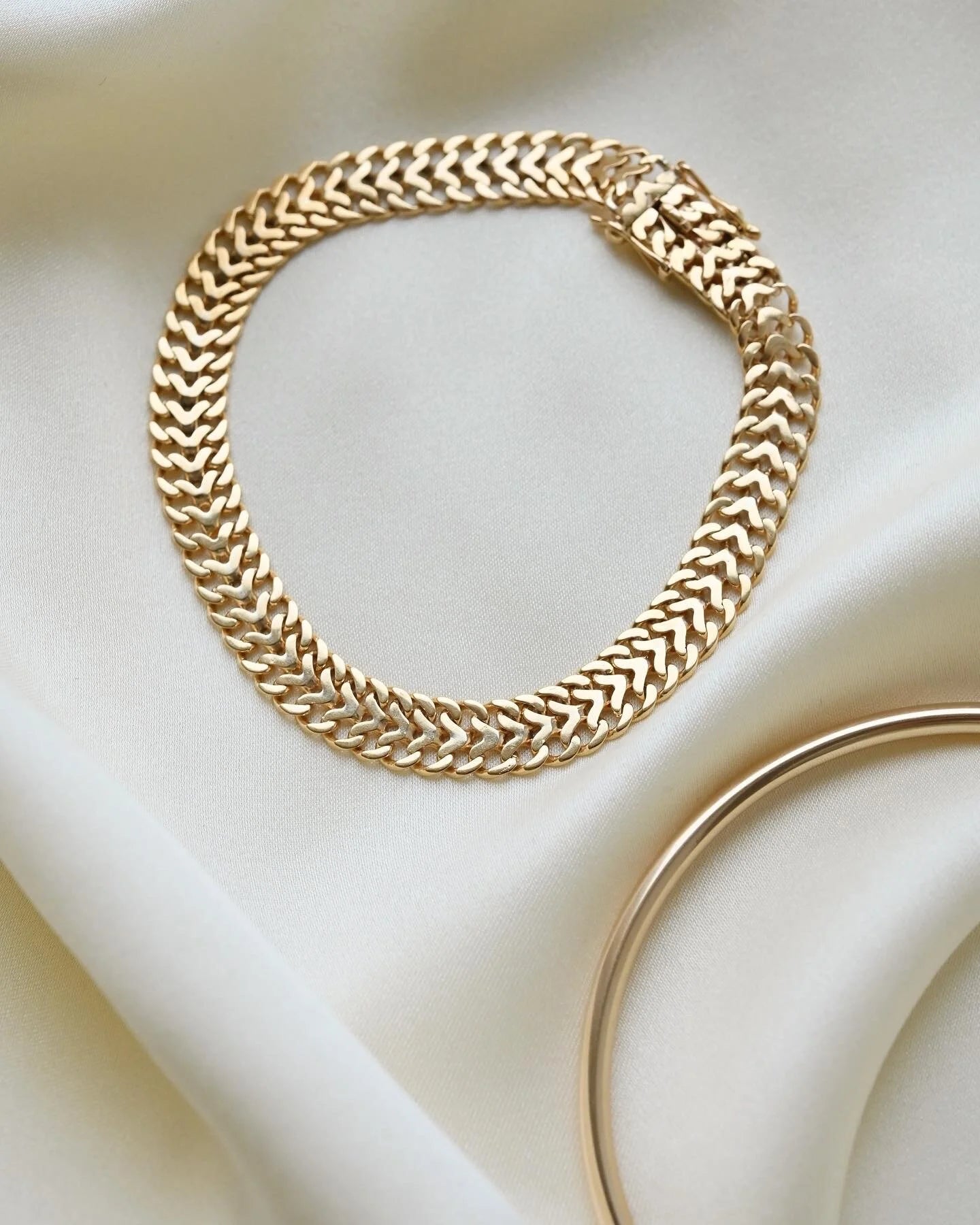 Beautiful Buttery 18K Gold Vintage Foxtail Bracelet