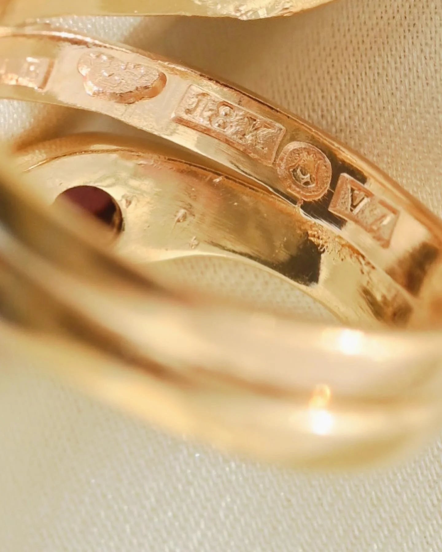 Antique Serpent Ring Garnet and Diamond 18K Gold 1923