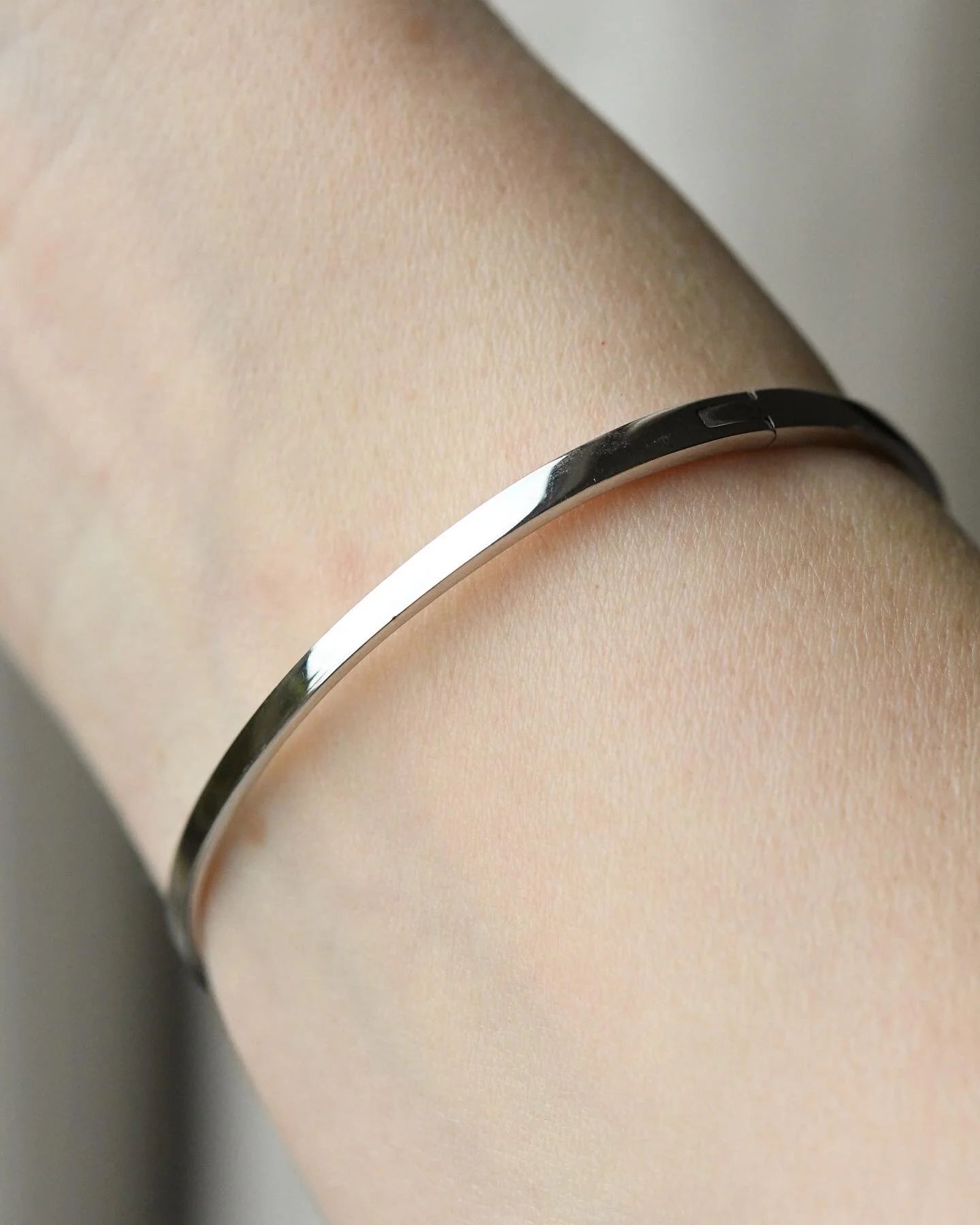Elegant Bangle w Floating Diamond 0.35 carats 14K White Gold