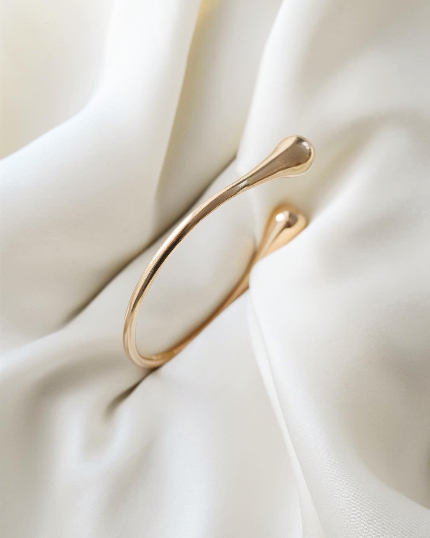 The Most Elegant Bangle 18K Gold 1990