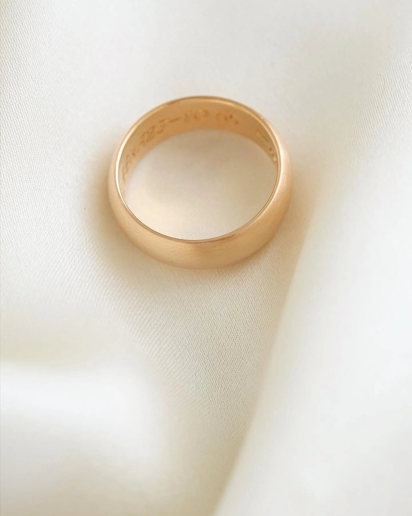 Gorg Heavy Pastel Pink 18K Gold Band 1965