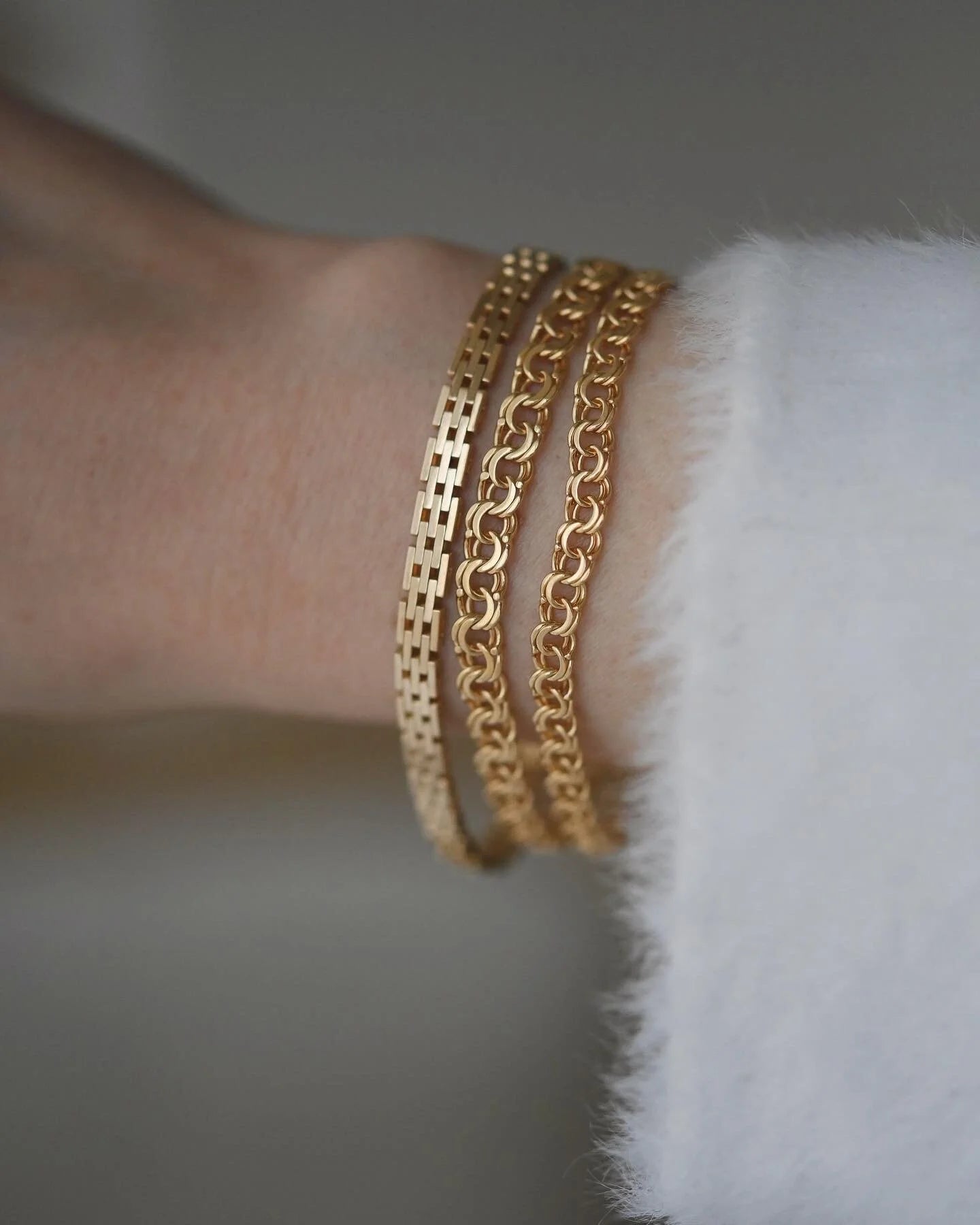 Selection of Special Swedish Vintage Bracelets 18K Gold Mid 1900s