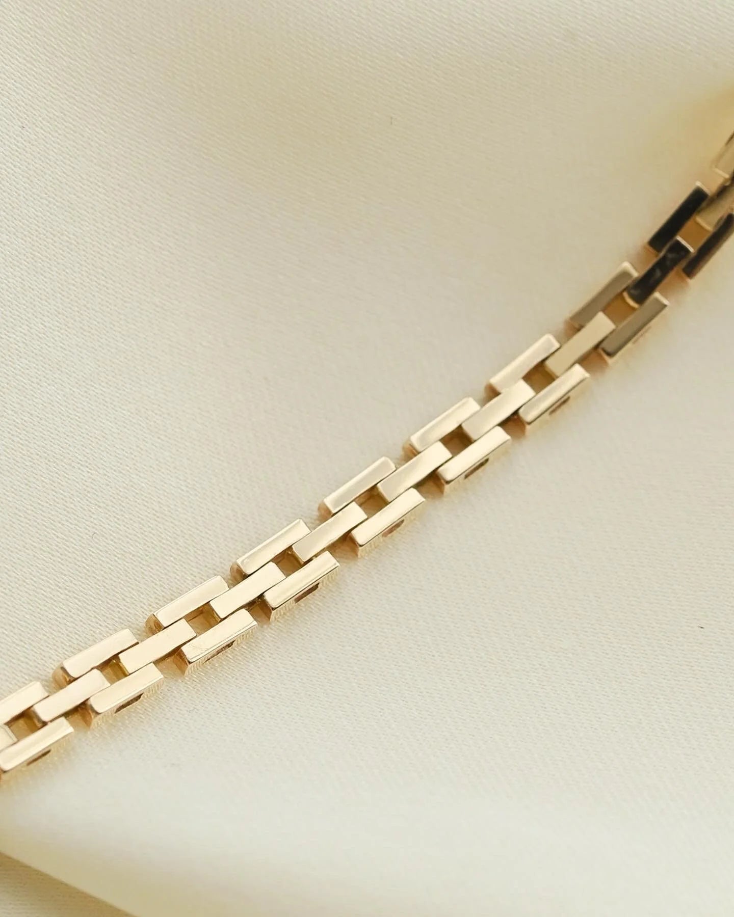Beautiful Baby Brick Link Necklace 14K Gold 1960s