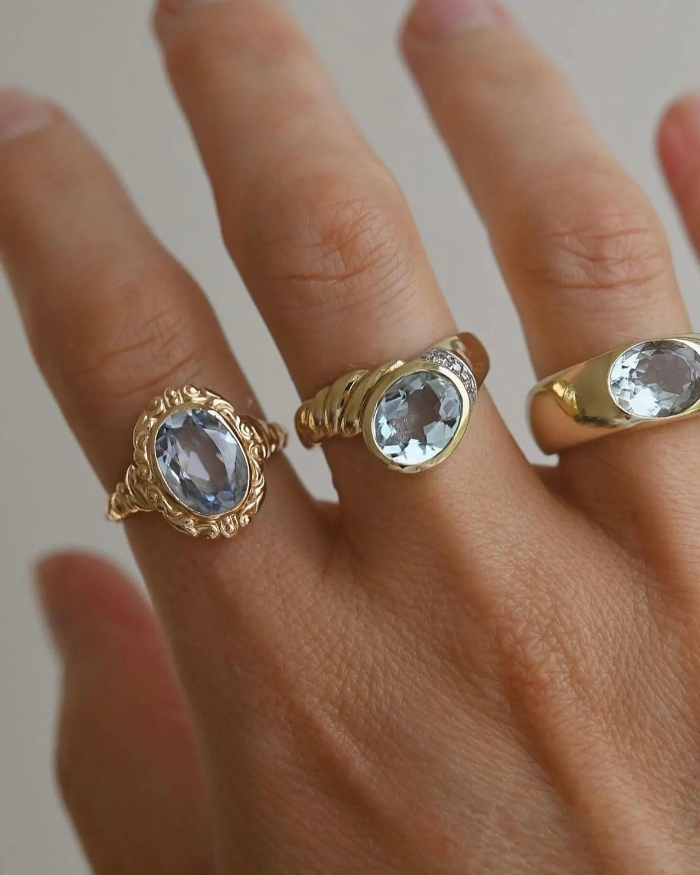 Romantic Antique Blue Spinel Ring from Personal Collection 18K Gold 1940s