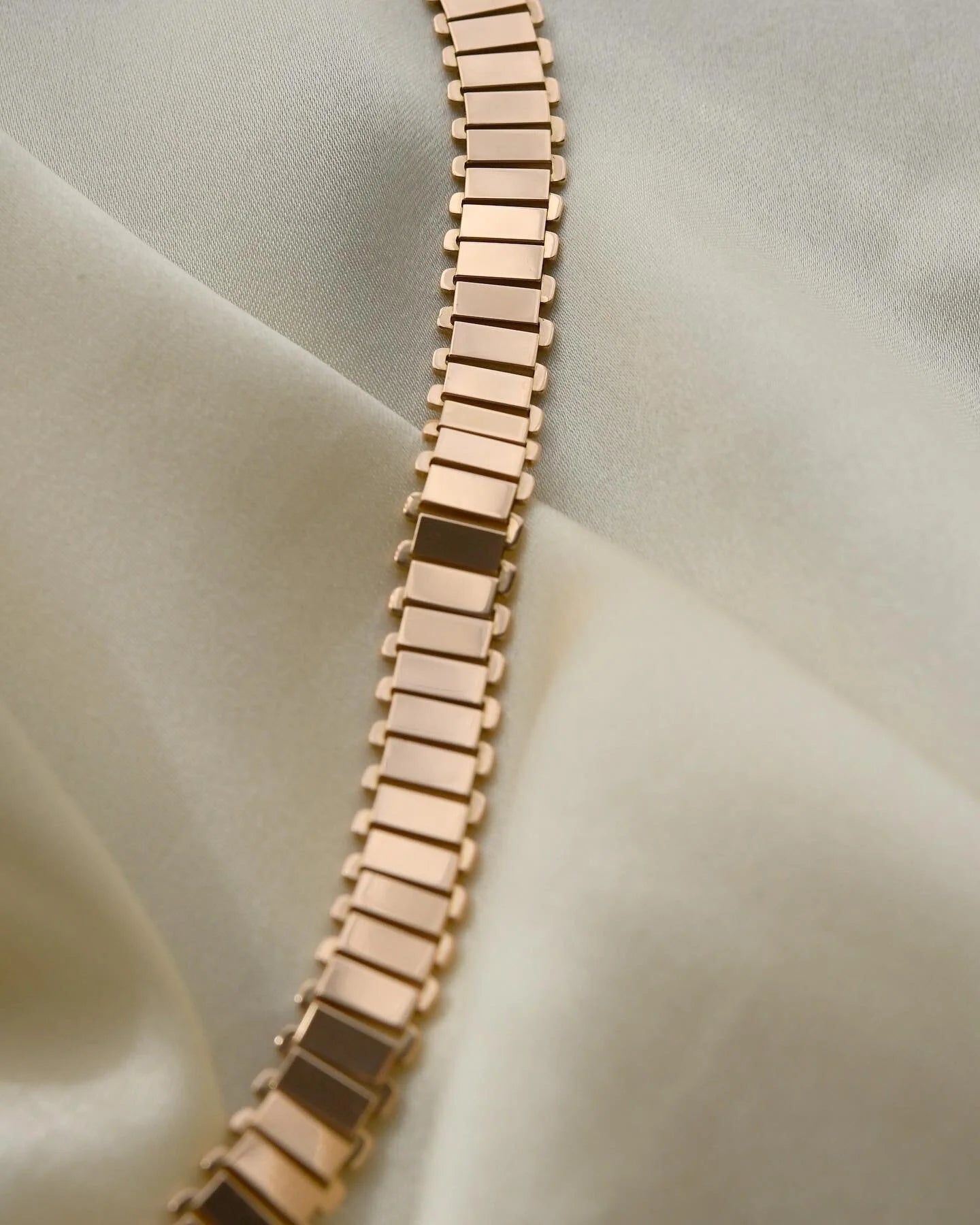Rare Italian Vintage Necklace in 18K Rose Gold 1970s