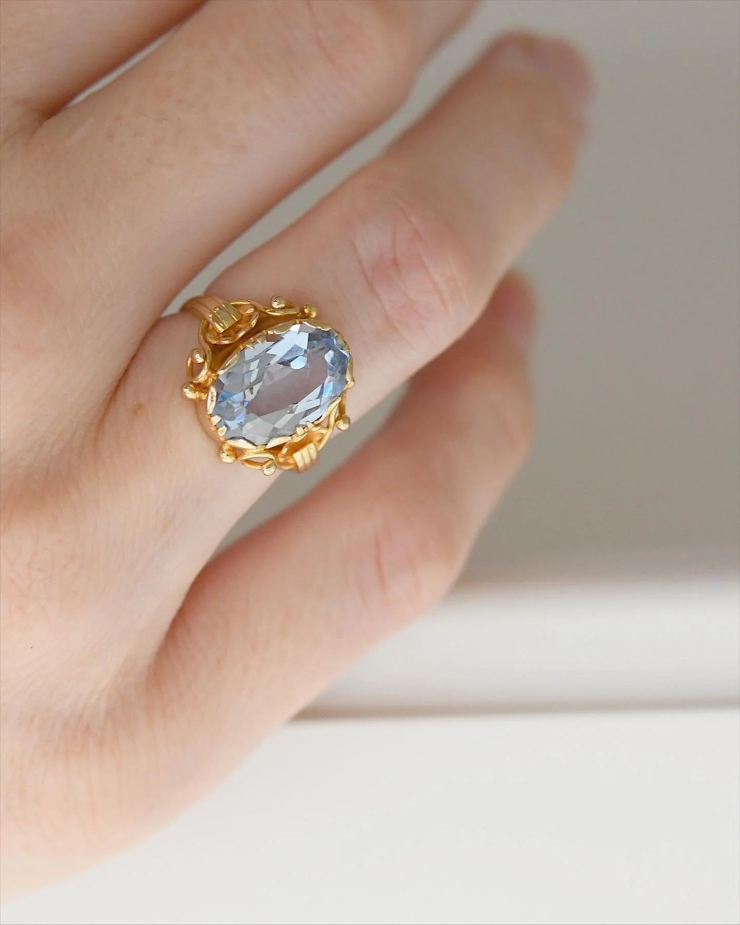 The Perfect Vintage Ring Baby Blue Spinel 14K Gold 1950s
