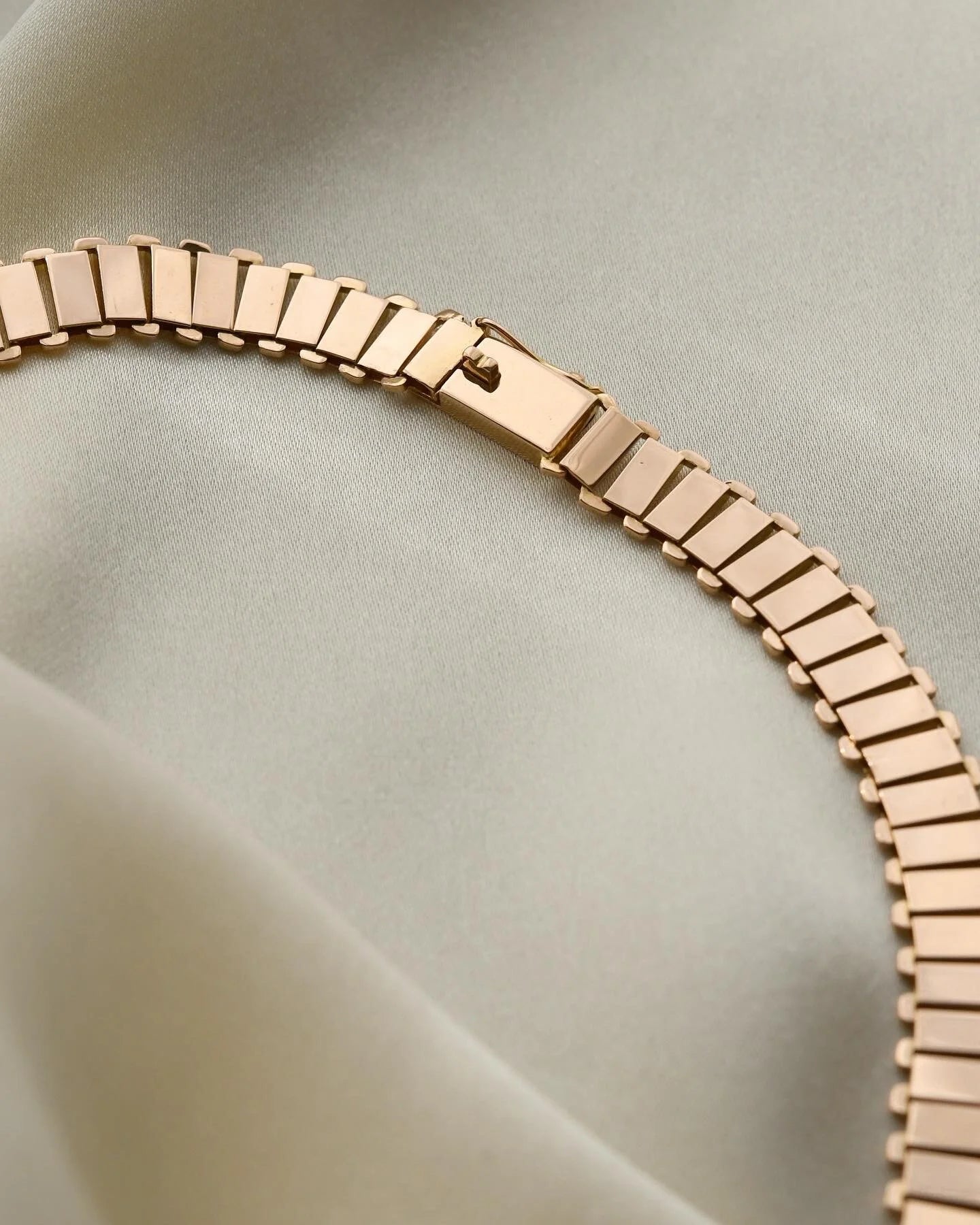 Rare Italian Vintage Necklace in 18K Rose Gold 1970s