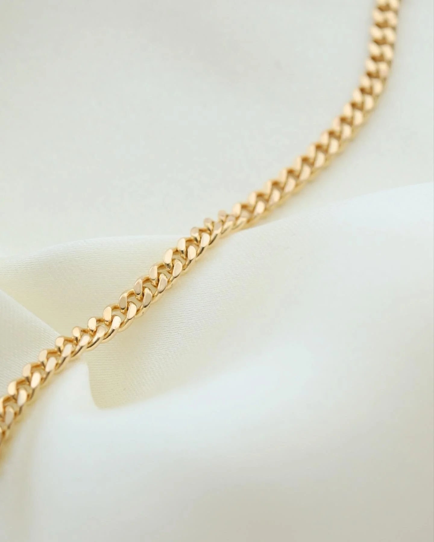Beautiful Vintage Curb Link Chain