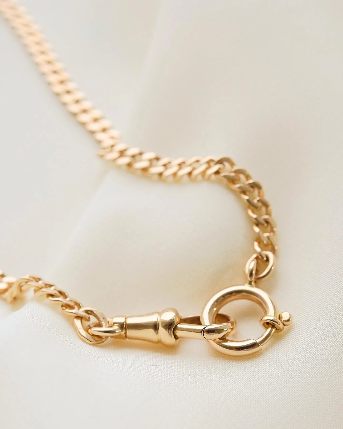 Dreamy 14 Inches Watch Chain 18K Gold Beg. 1900s