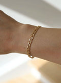 The Prettiest Of Them All Vintage Bracelet w Heart Charm 18K Gold Mid 1900s