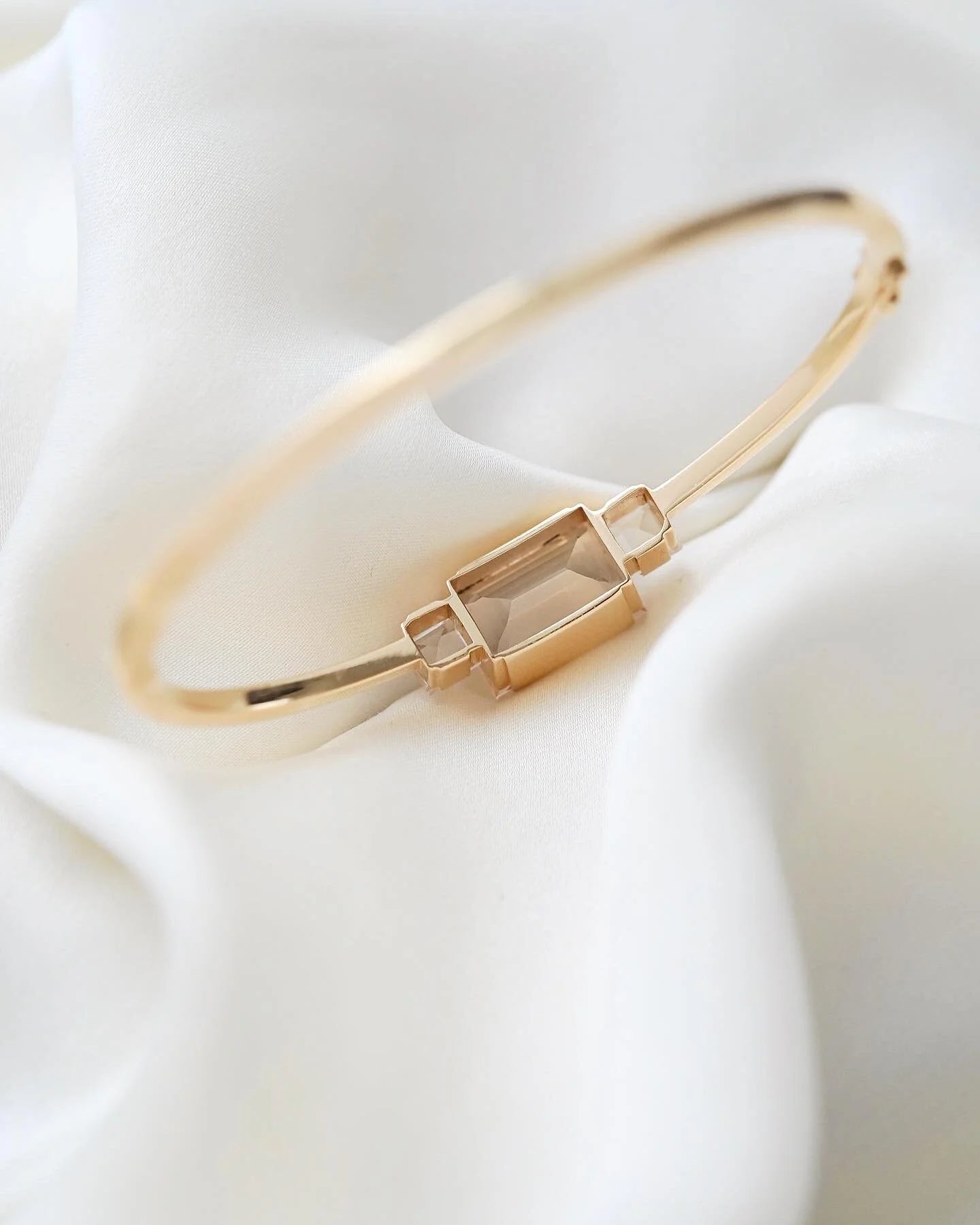 Extraordinary Rock Crystal Bangle 18K Gold 1949