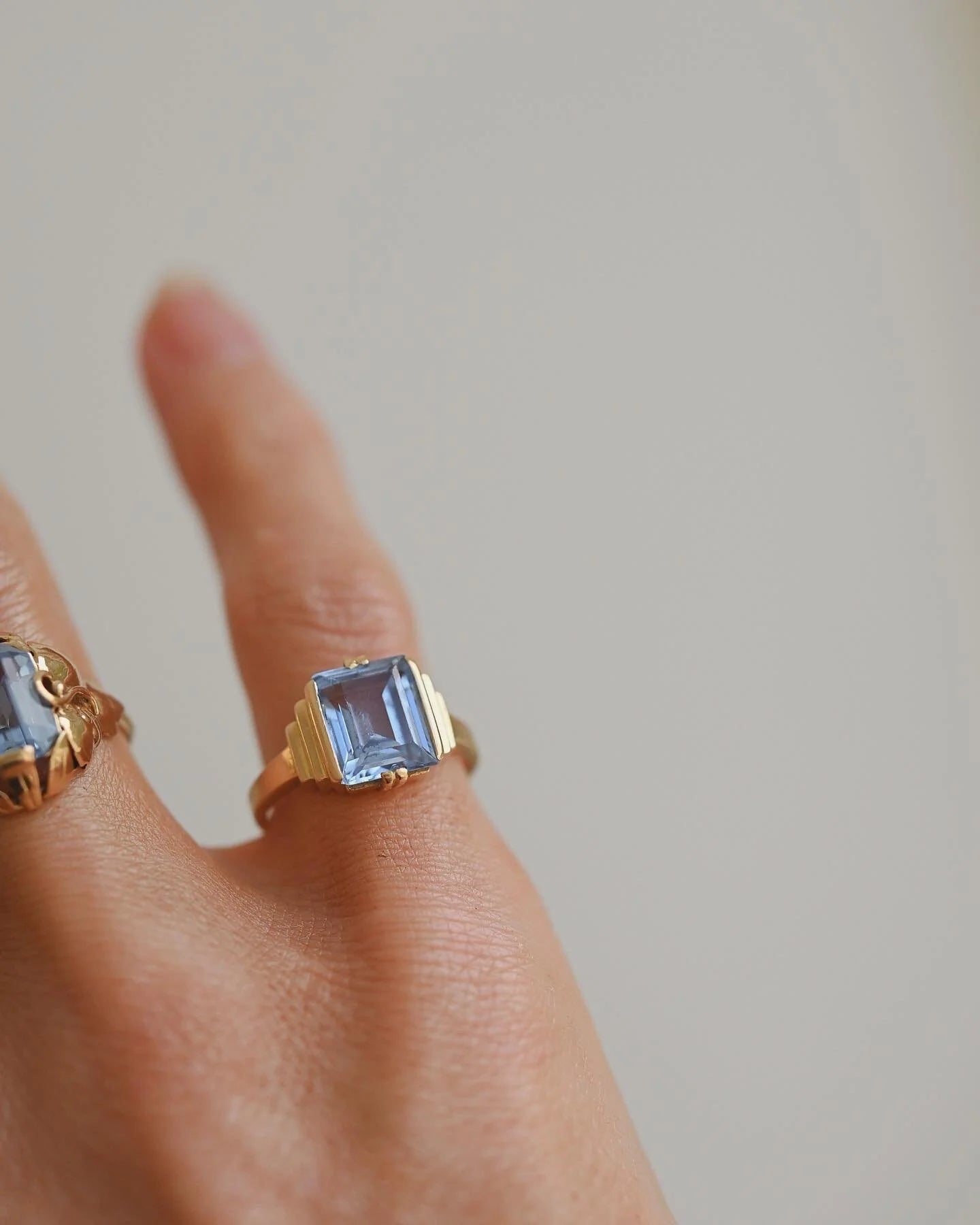 Beautiful Old Baby Blue Spinel Rings 18K Gold 1920-1950