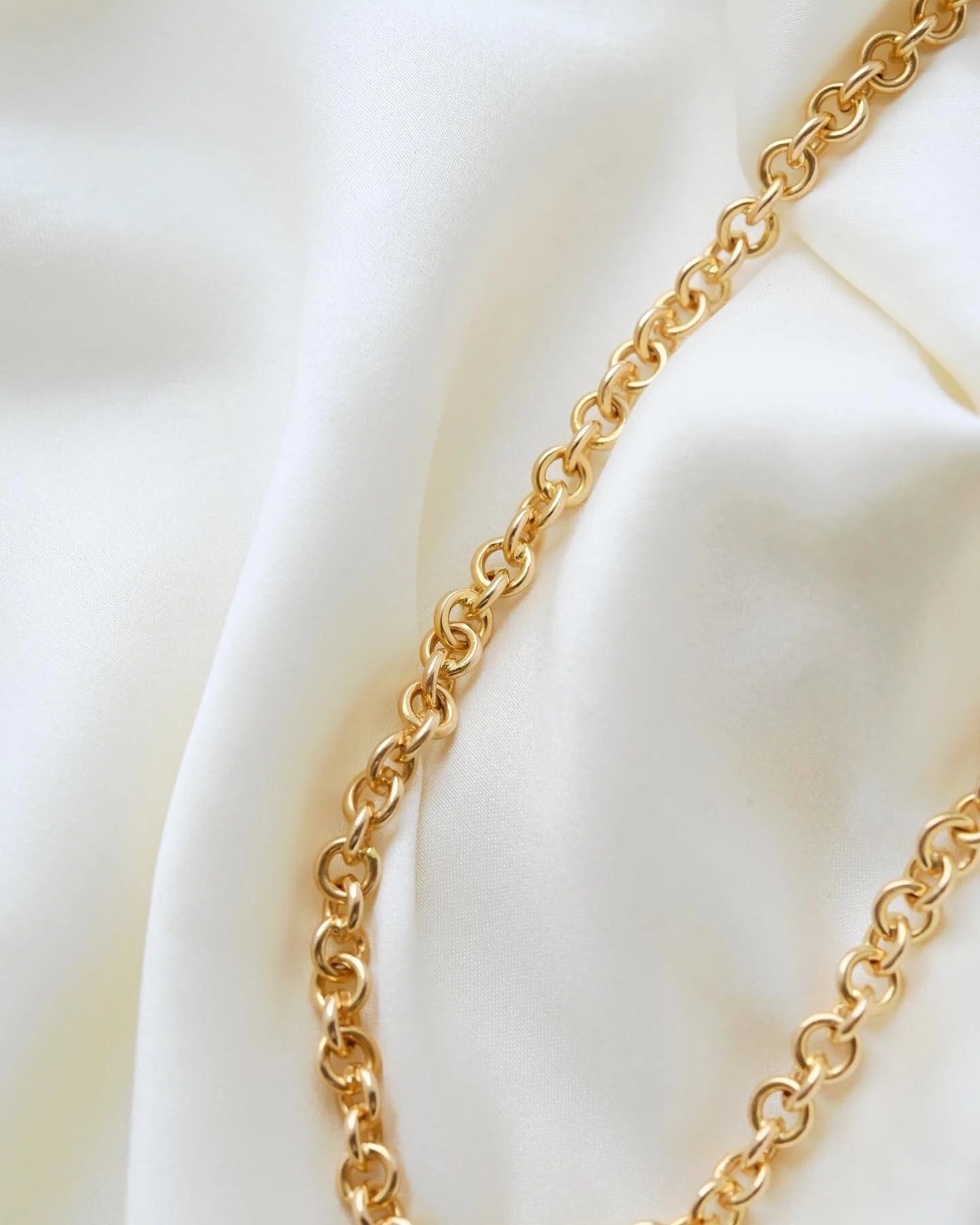 Rare Extraordinary Round Anchor Link Chain 38 Grams 18K Gold