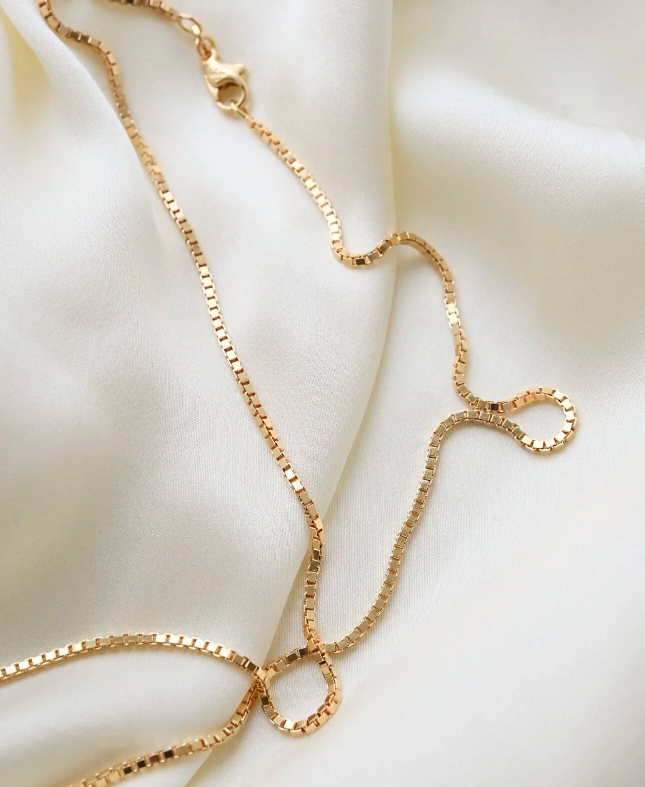 The Monday Selection: Rings, Pendants And a Chain 14-18K Gold 1900-1990