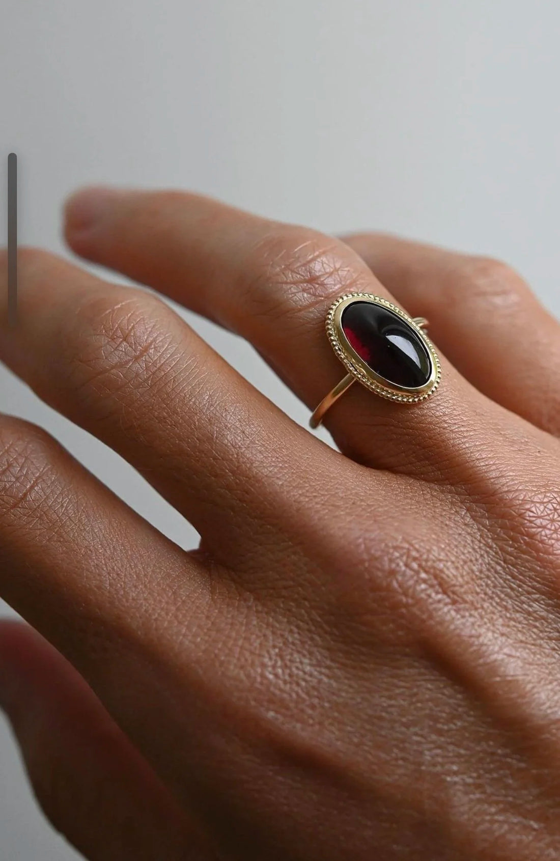 Beautiful Garnet Cabochon Ring 18K Gold