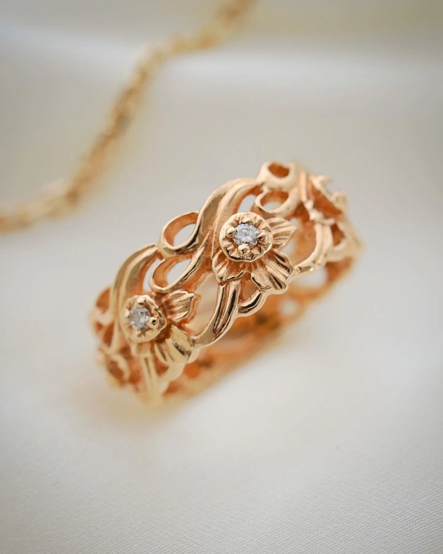 Big Beautiful Engraved Vintage Diamond Band 18K Gold
