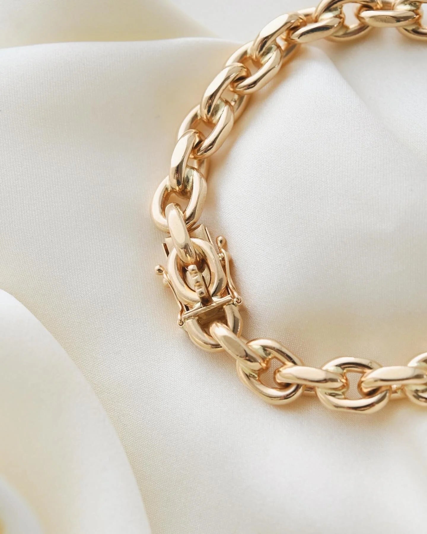6.75 Inches Danish 58 Grams Vintage Anchor Link Chain 14K Gold