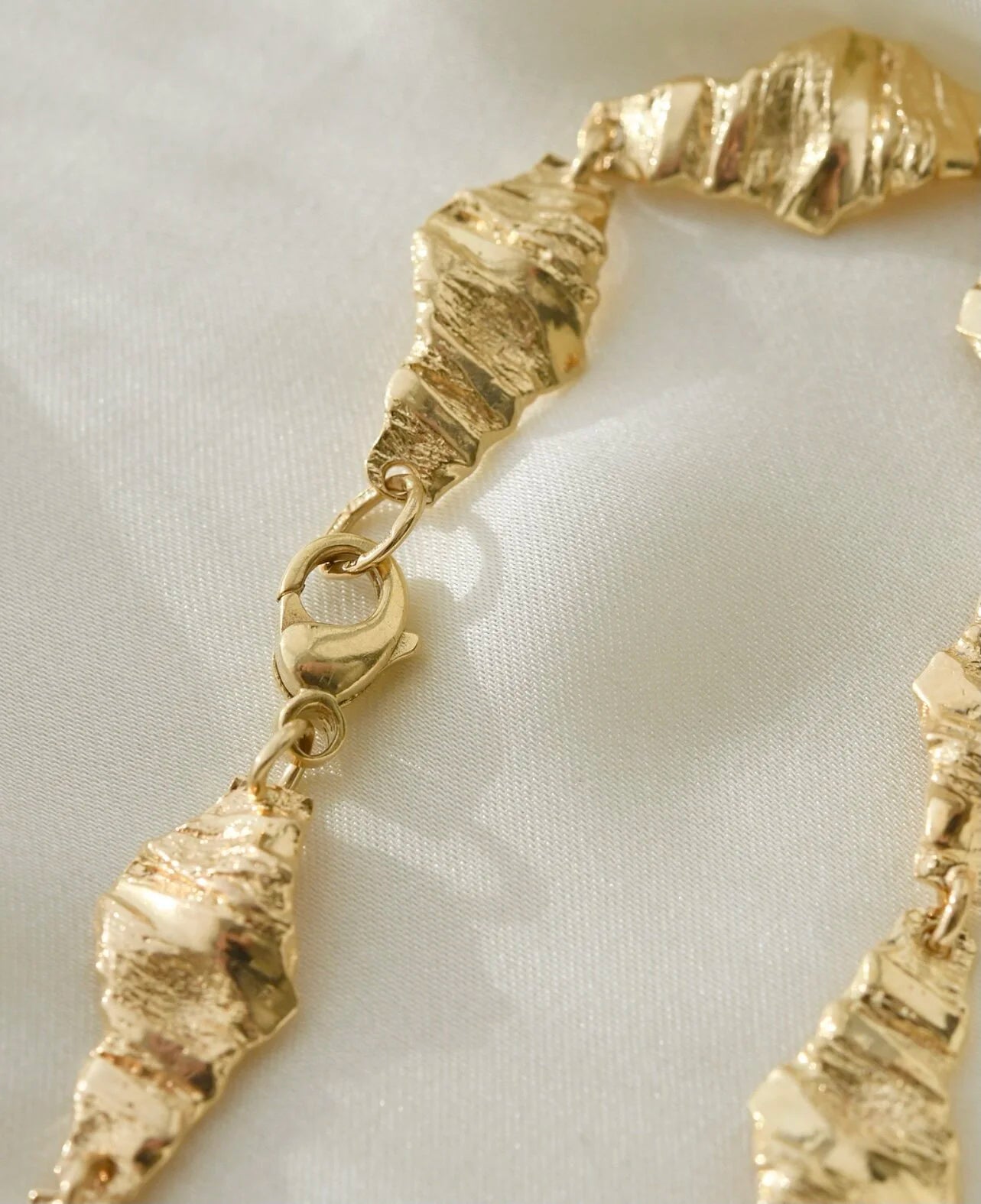 Beautiful Swedish Nugget Bracelet 18K Gold 1976