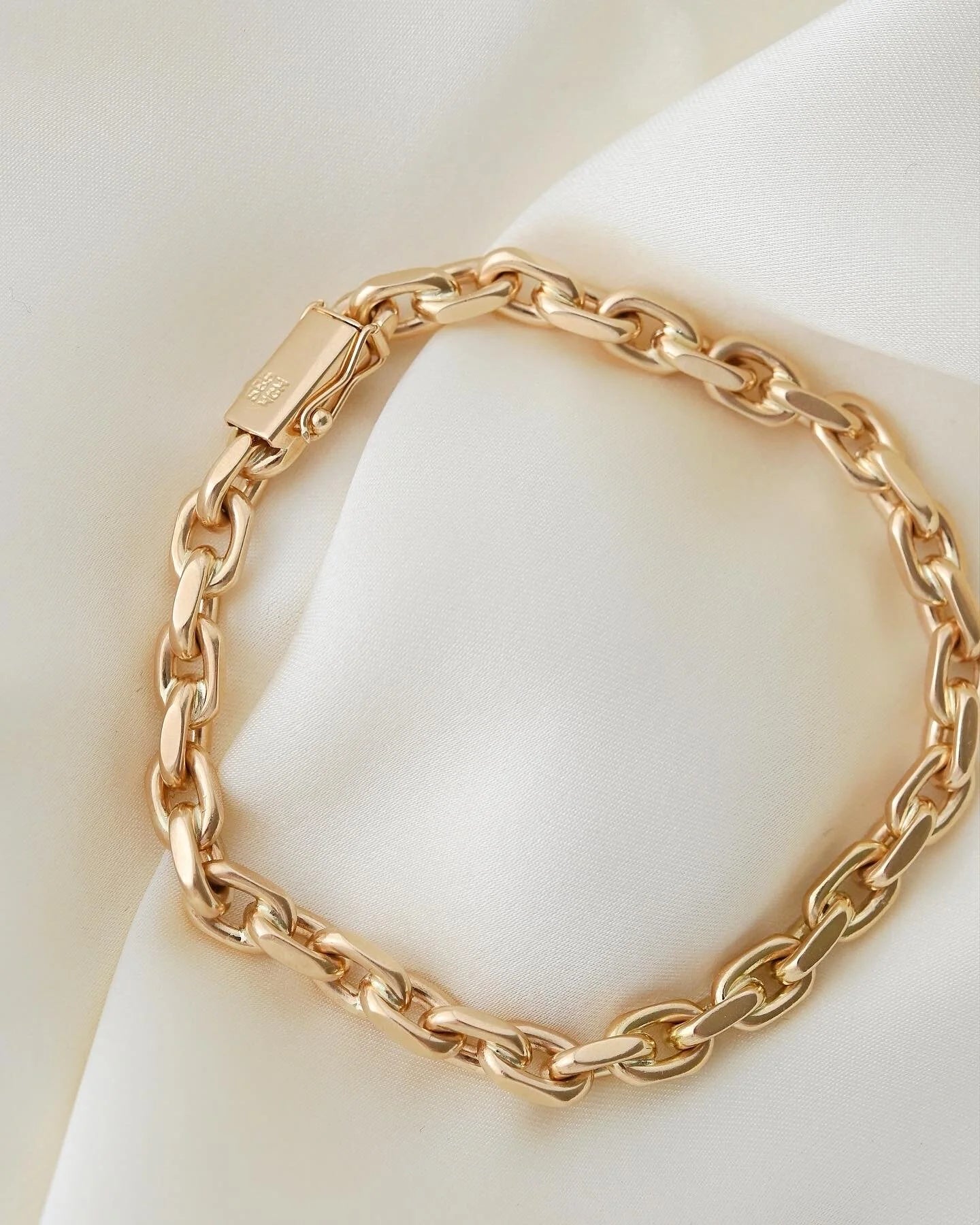 Stunningly Gorgeous Chunky Danish Vintage Anchor Link Bracelet 14K Gold