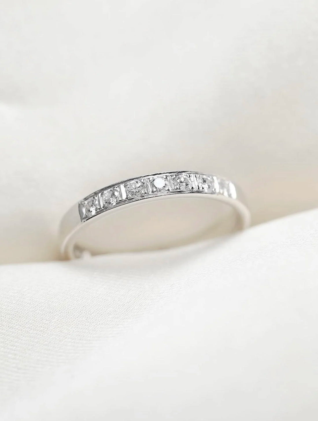 Sleek Vintage Diamond Band 0.21 Carats 18K Gold 1969