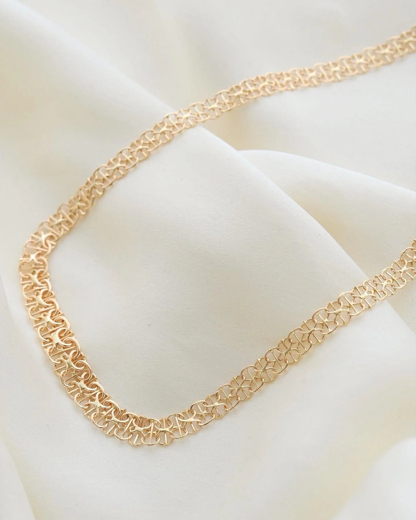 Beautiful Swedish Vintage X Link Necklace 18K Gold