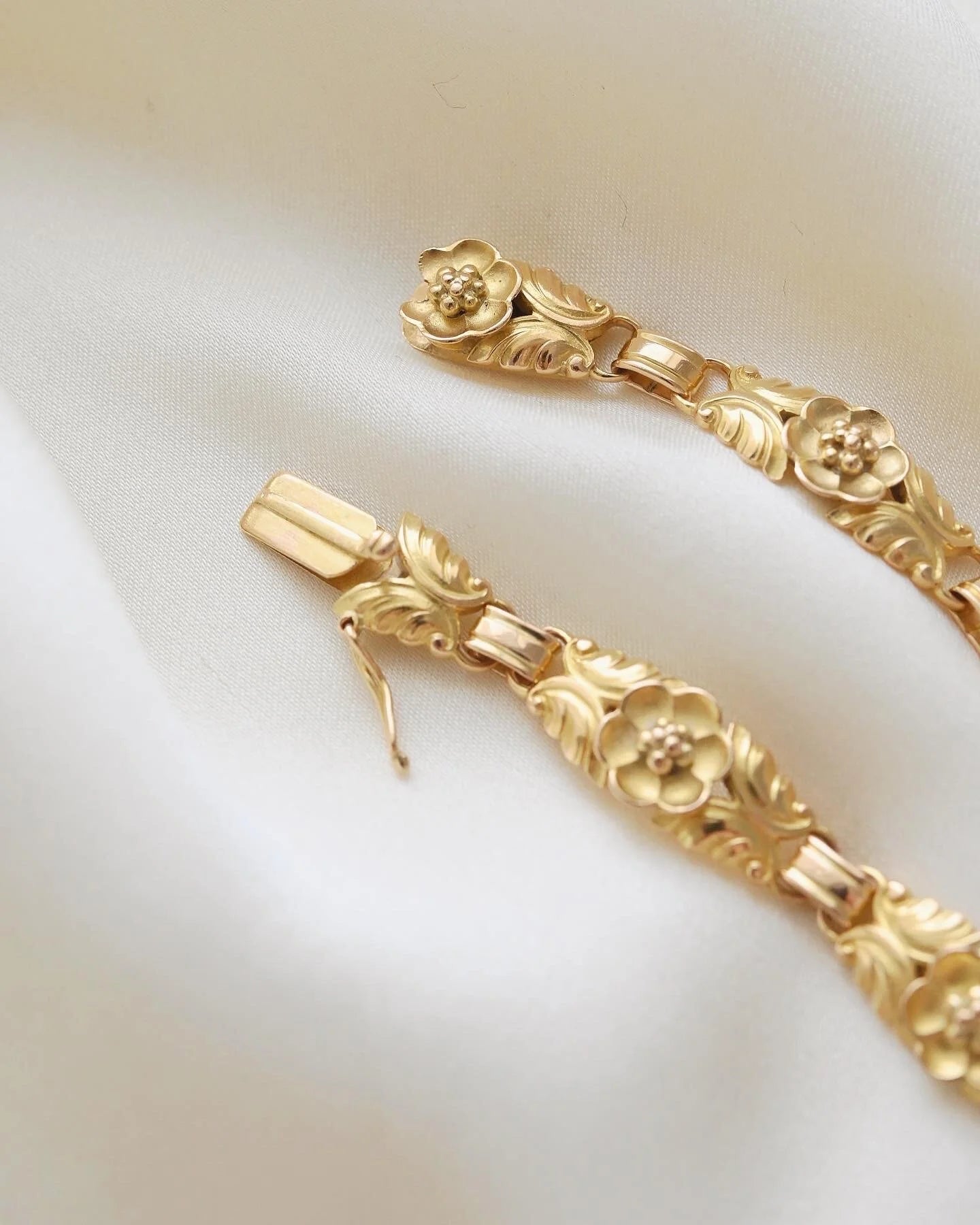 Rare Iconic Georg Jensen Flower Dream Bracelet 18K Gold Beg. 1900s