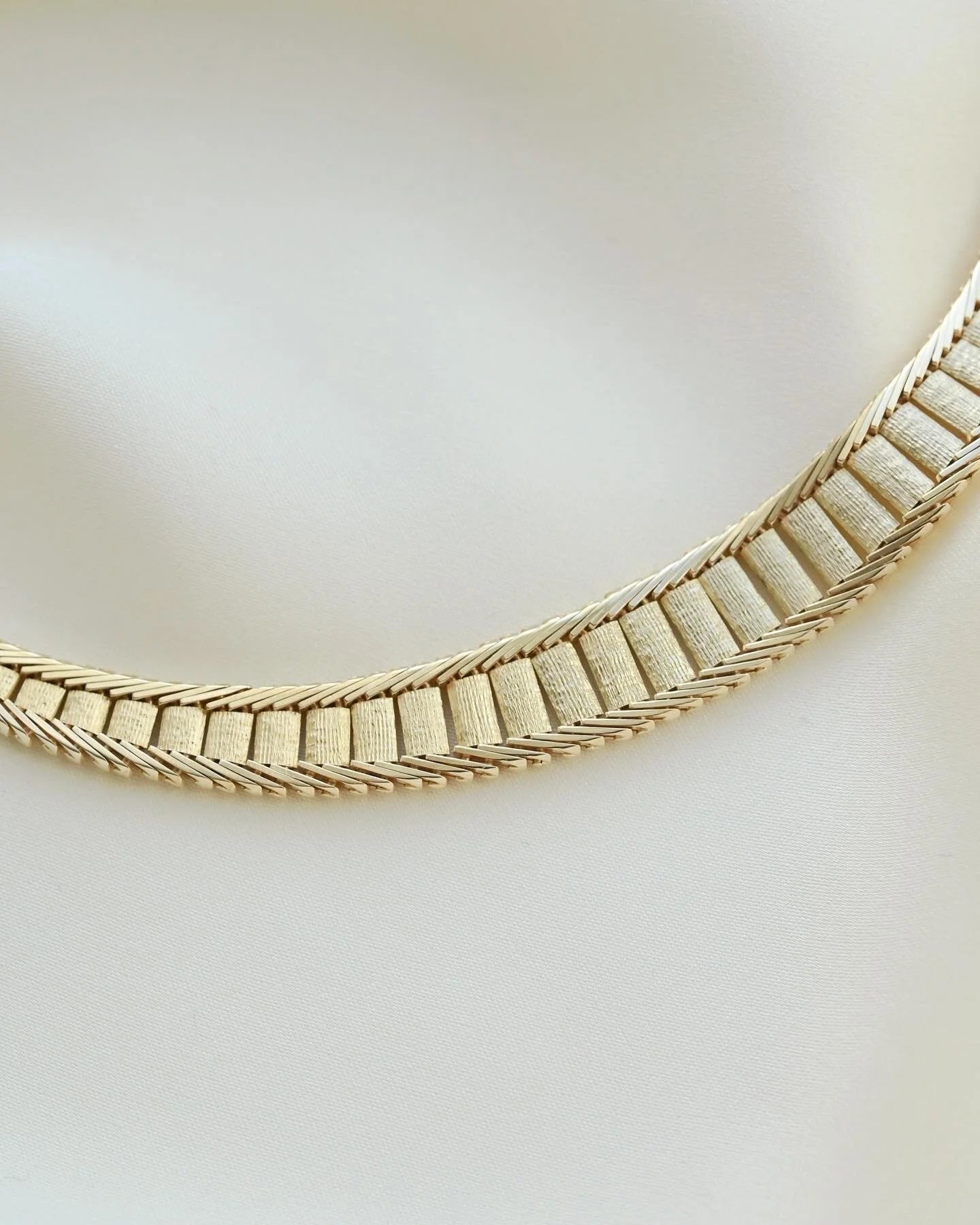 RARE Stunning Geneva Link Variant Necklace 14K Gold 1970