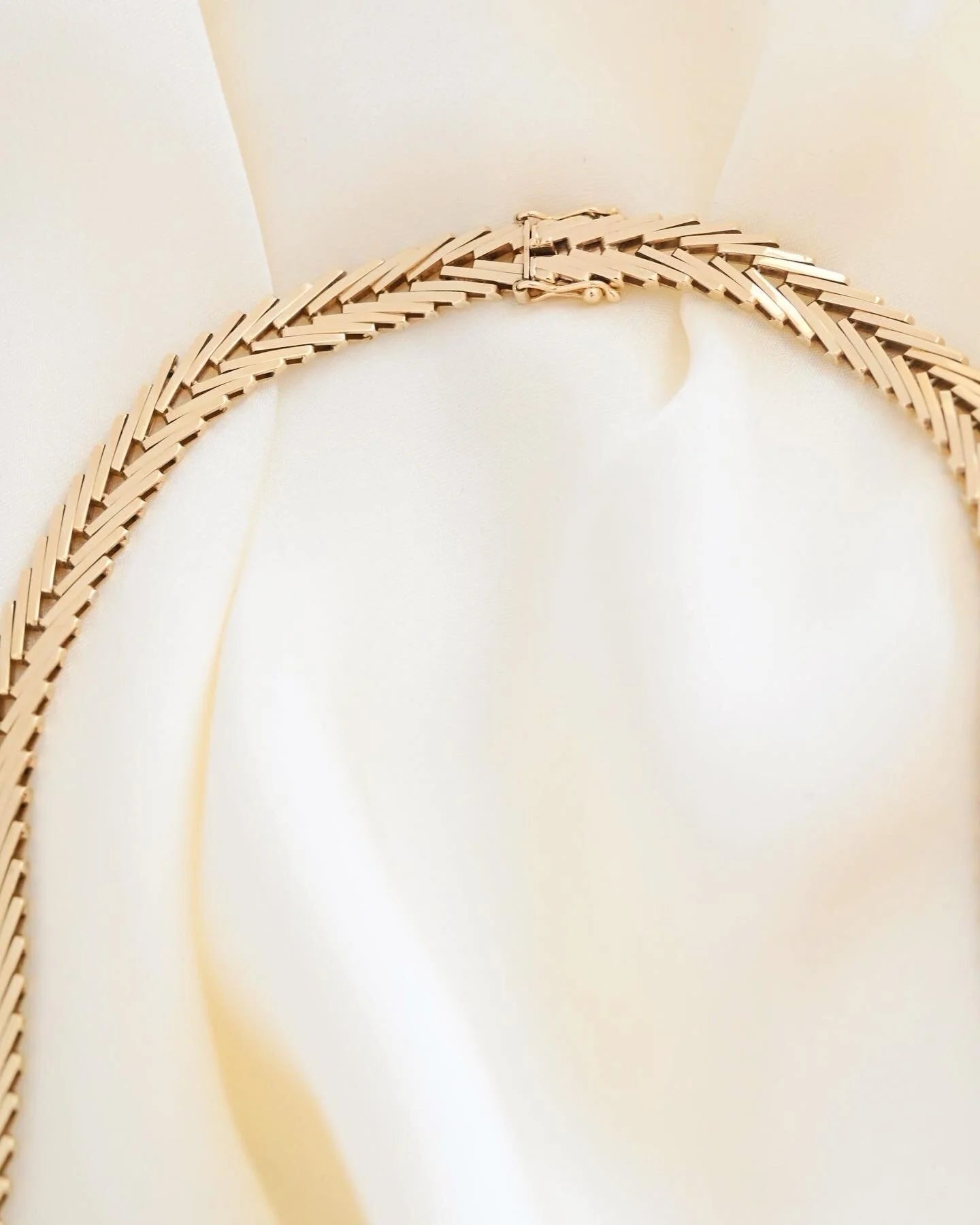 Sublime 16.45 Inches Geneva Link Necklace Danish Vintage 14K Gold 1960s