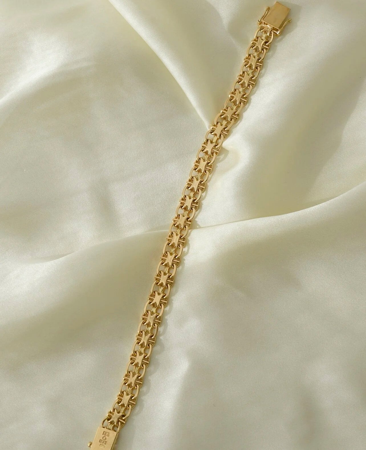 Extraordinary X Link Bracelet 18K Gold 1965