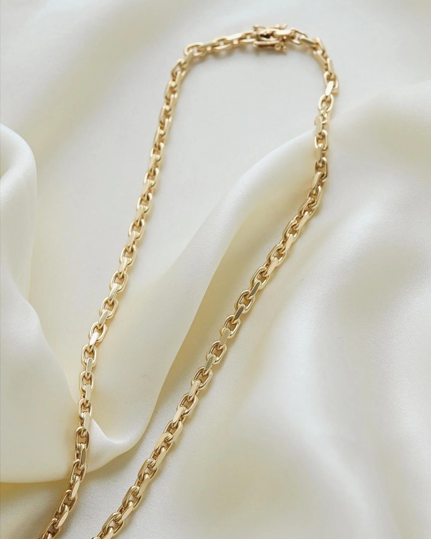 Sublime Long Heavy Danish Vintage Anchor Link Chain 14K Gold