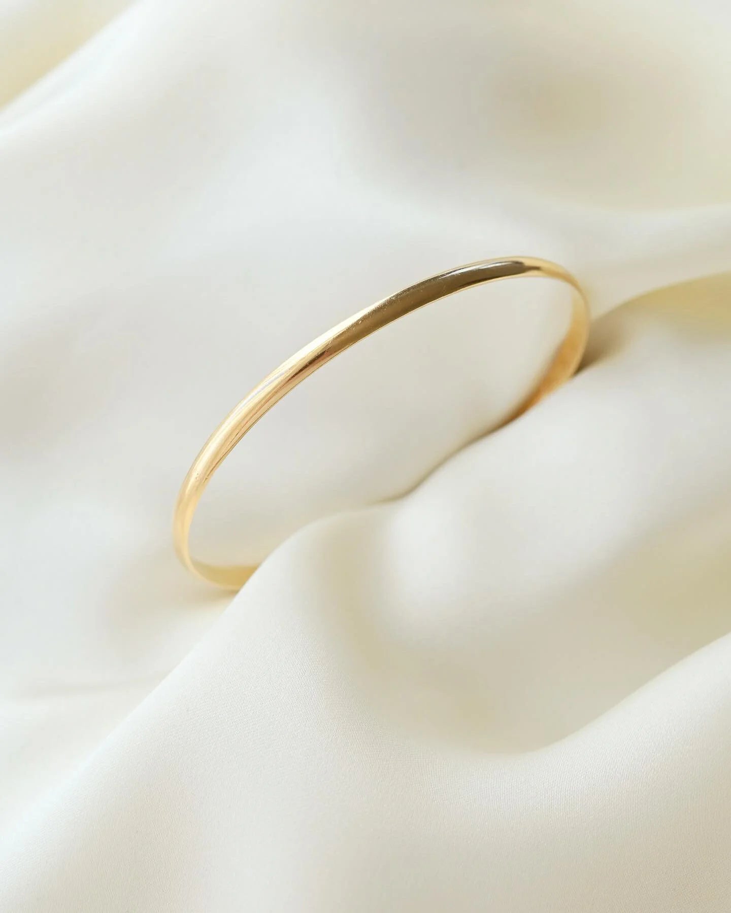 Classic Timeless Antique Swedish Bangle 18K Gold 1927