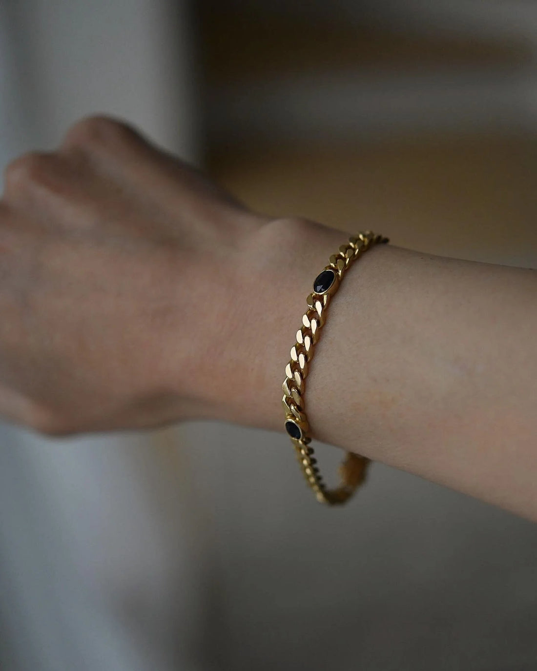 Heavy, Deluxe Midnight Blue Sapphire x 18K Gold Bracelet 1984