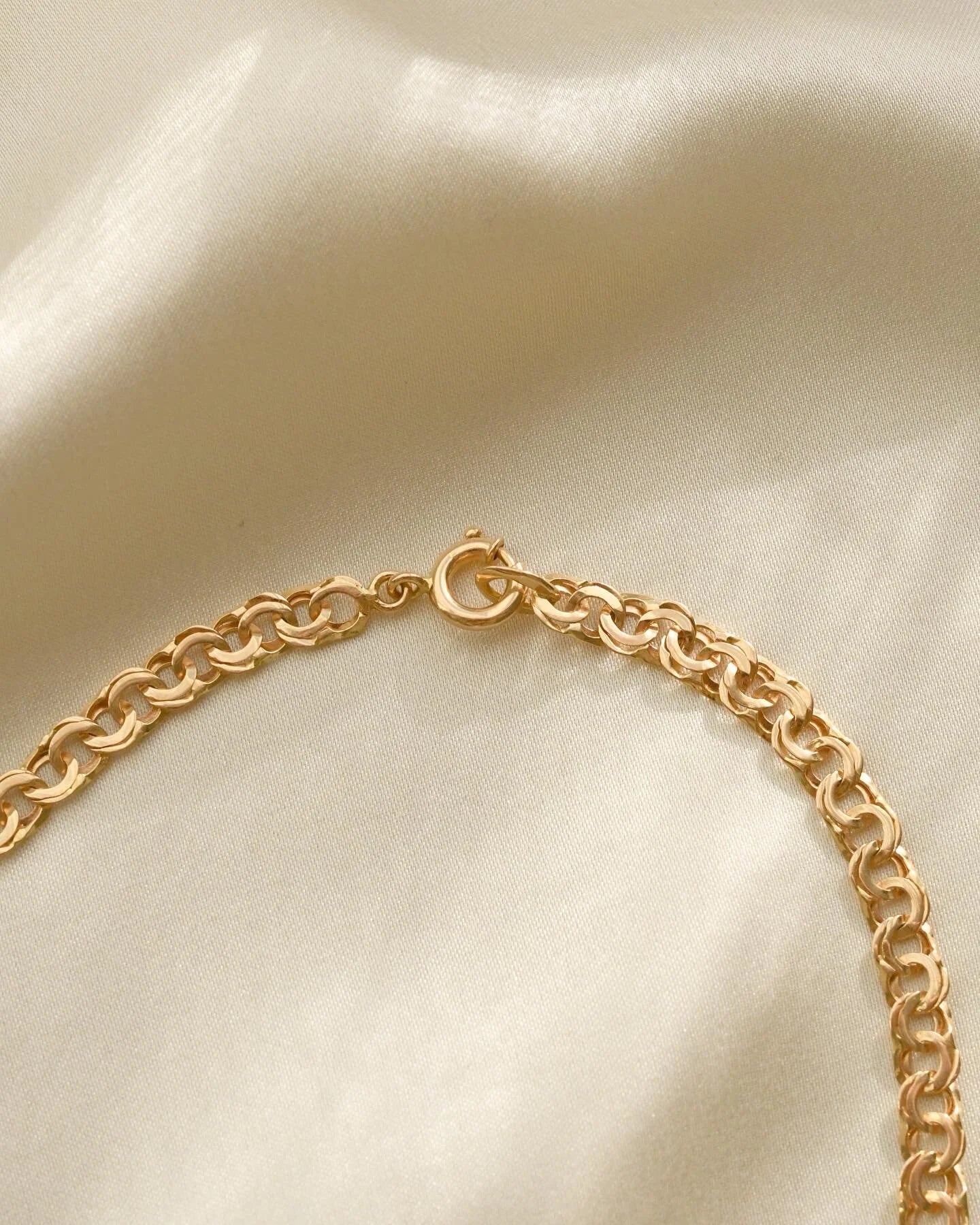 Radiant Soft Pastel Rose Gold Bismarck 18K Gold 1960