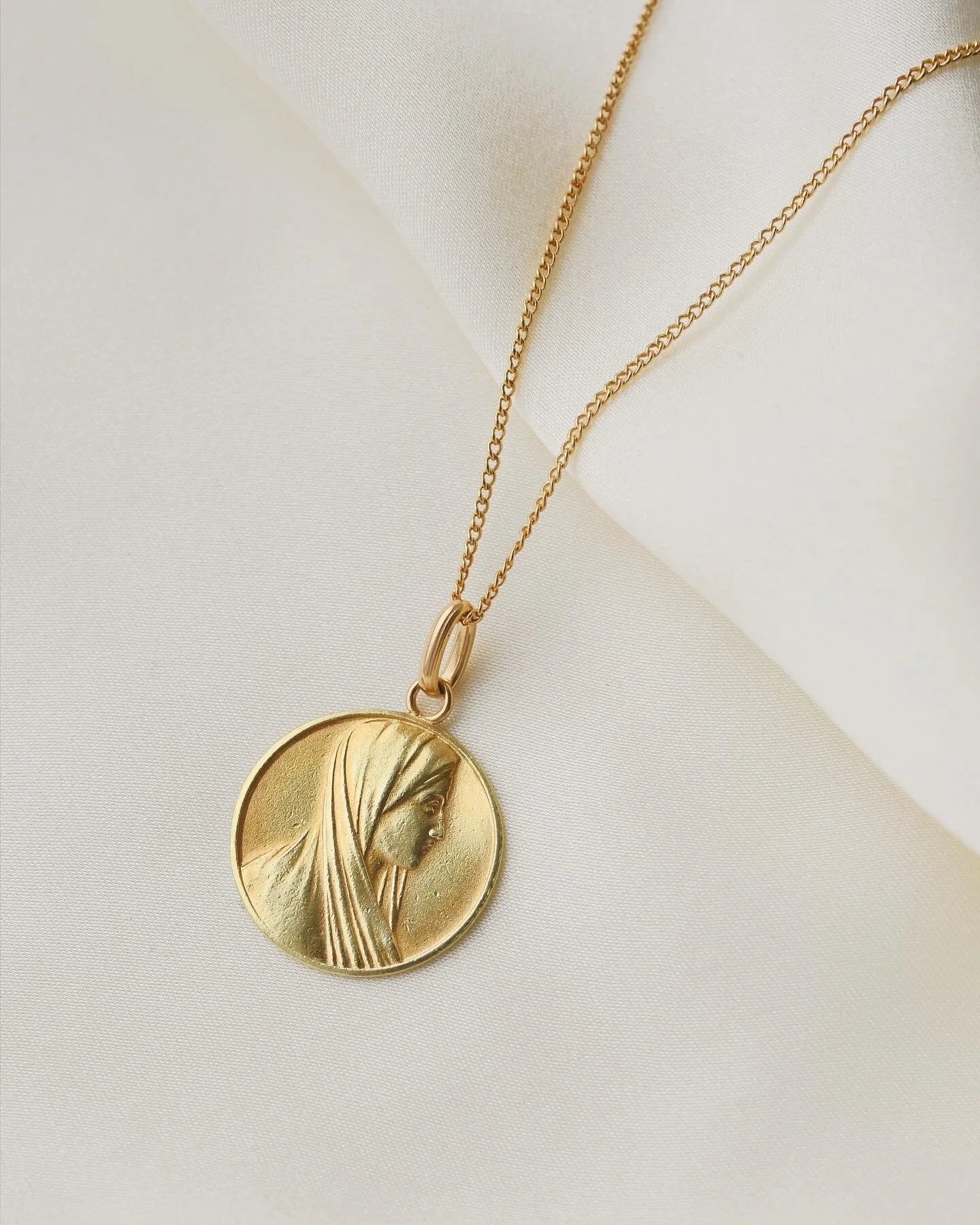 Italian Virgin Mary Pendant 18K Gold 1961