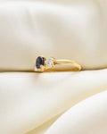 Perfect Vintage Threestone Sapphire x Diamond Ring 18K Gold