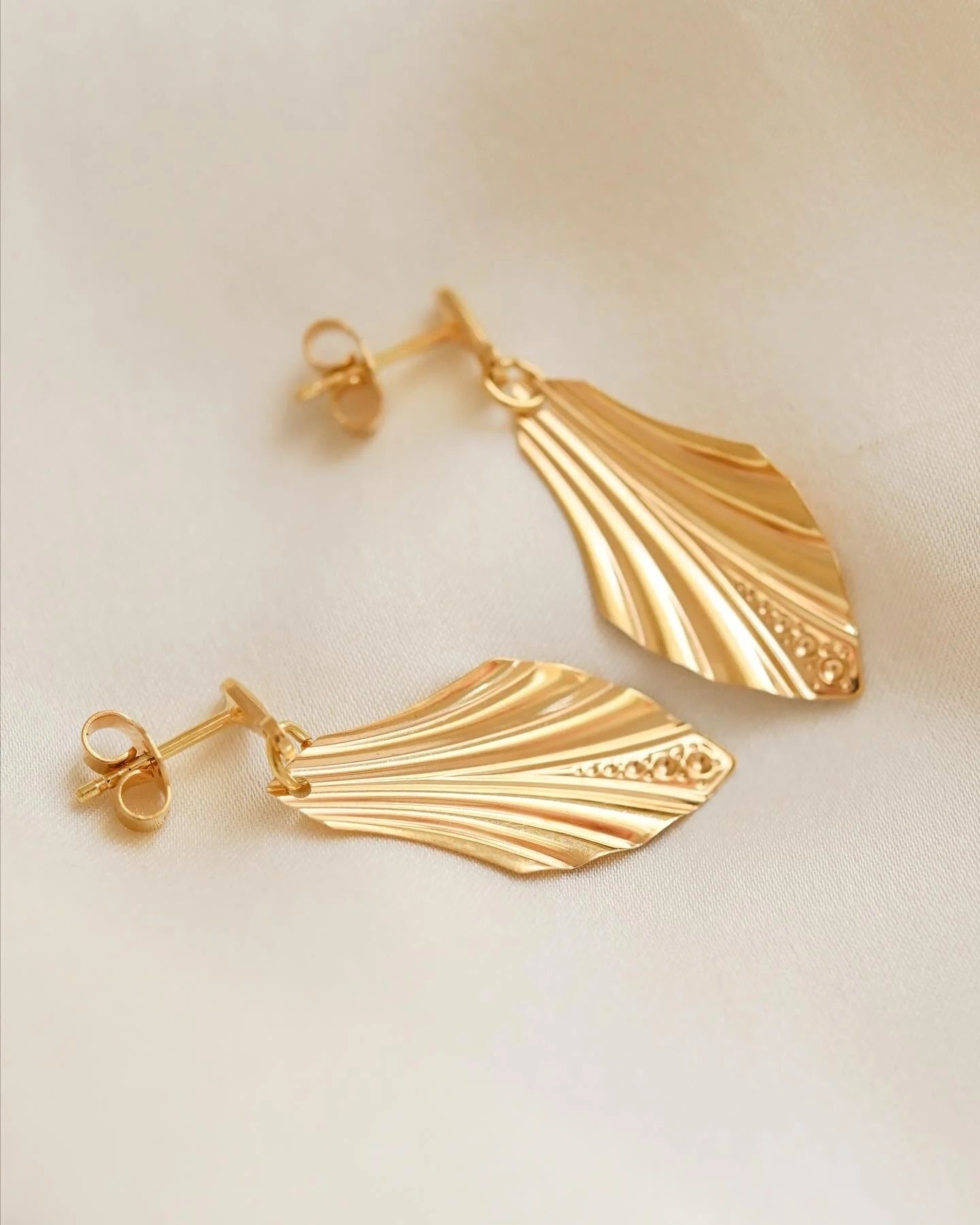 Gorgeous Vintage Earrings 18K Gold 1950s