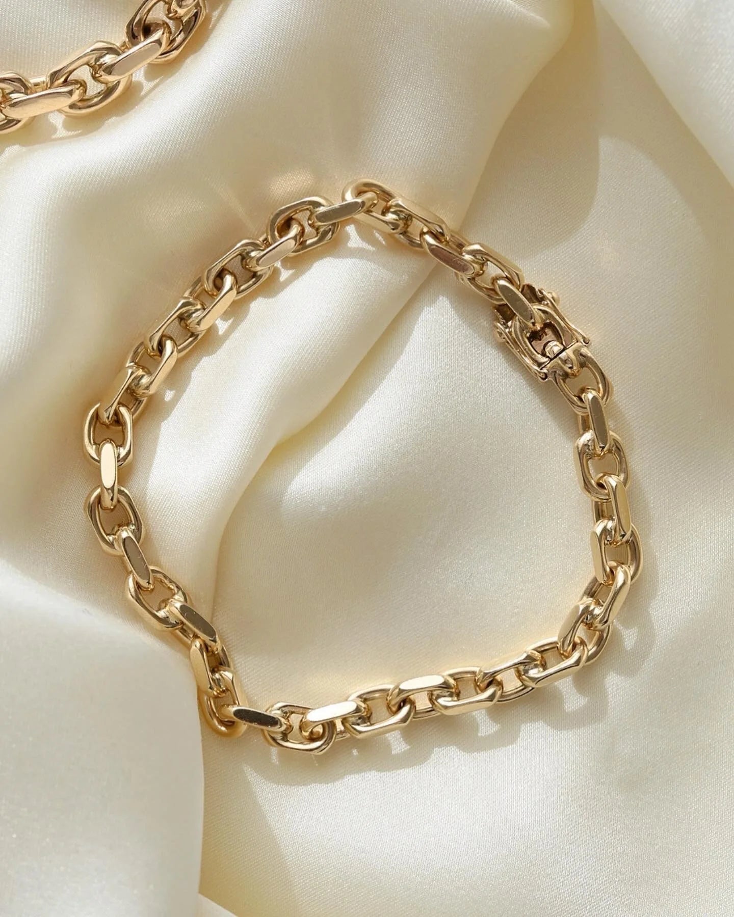 Radiant Gorgeous Anchor Link Bracelet 14K Gold
