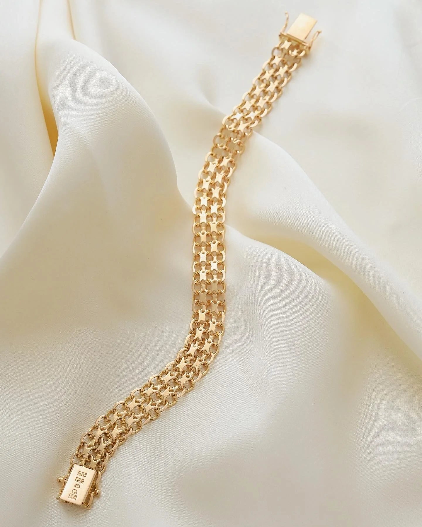Beautiful Heavy Swedish X Link Bracelet 18K Gold