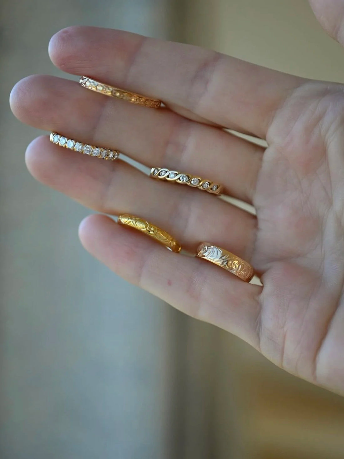 Playful Specidl Channel Set Diamond Twist Band 18K Gold