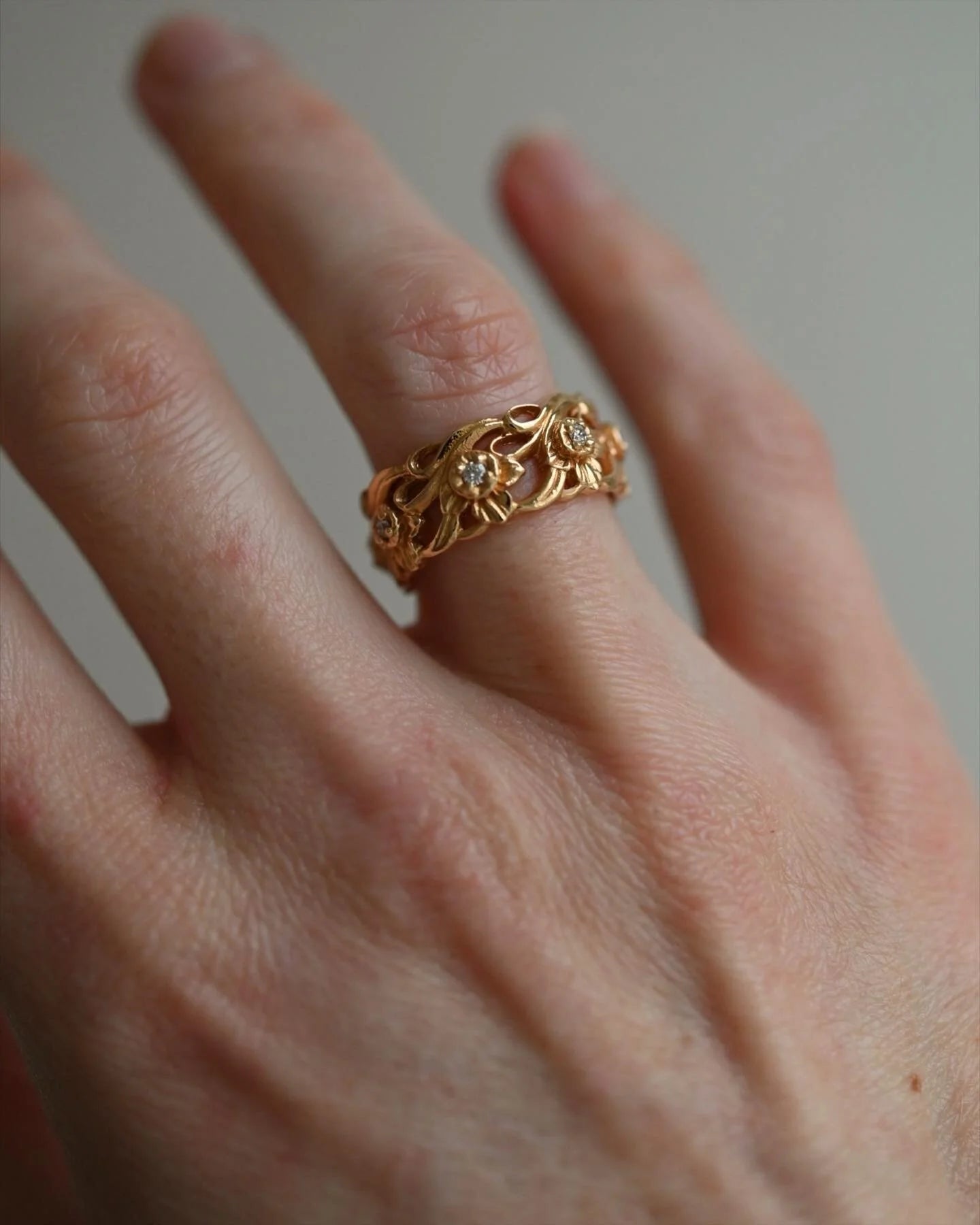 Big Beautiful Engraved Vintage Diamond Band 18K Gold