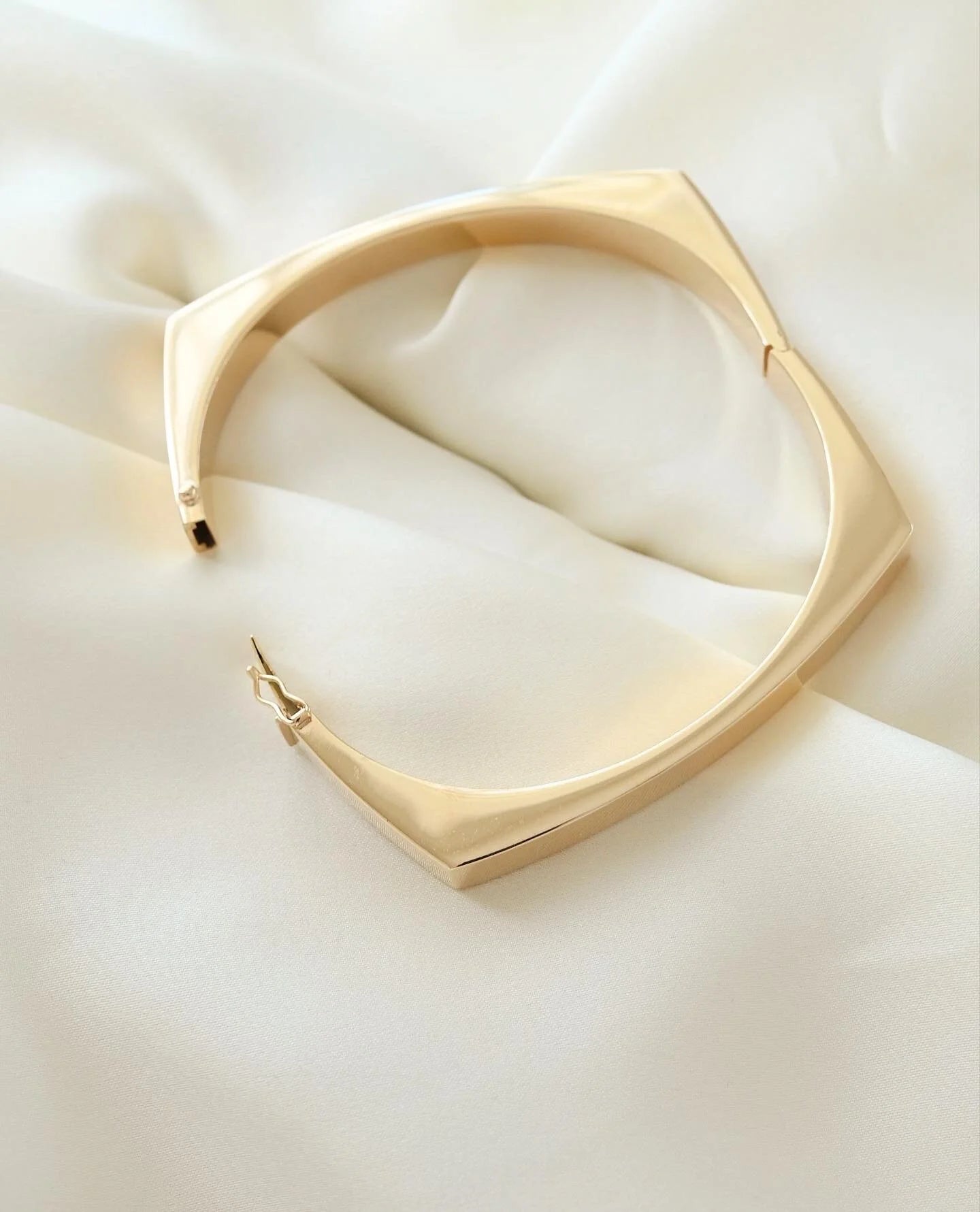 Sculptural Danish Vintage Bangle 14K Gold