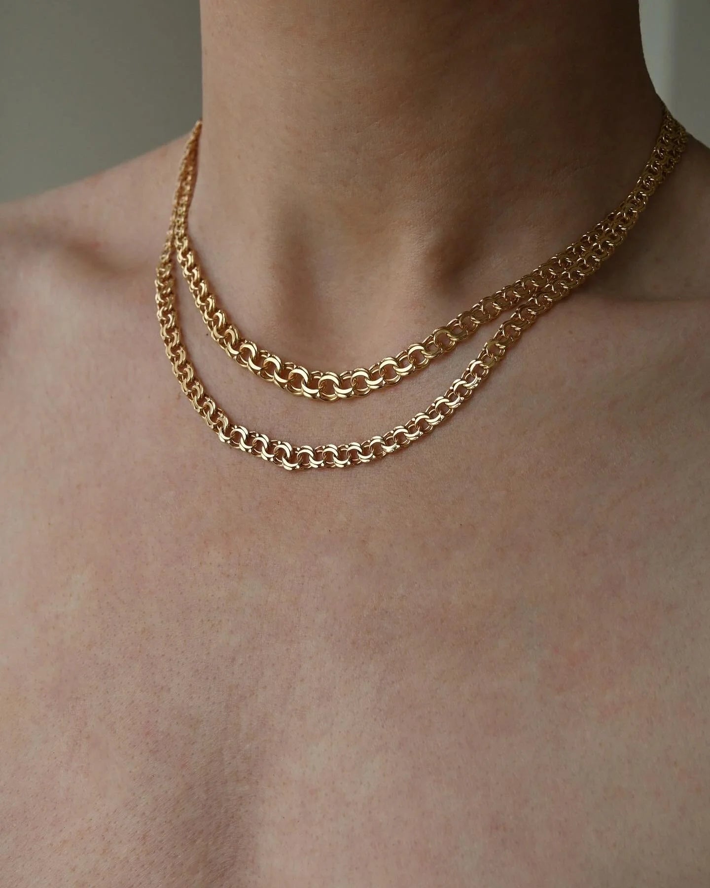 Sublime Swedish Vintage Bismarck Necklace 18K Gold 1970