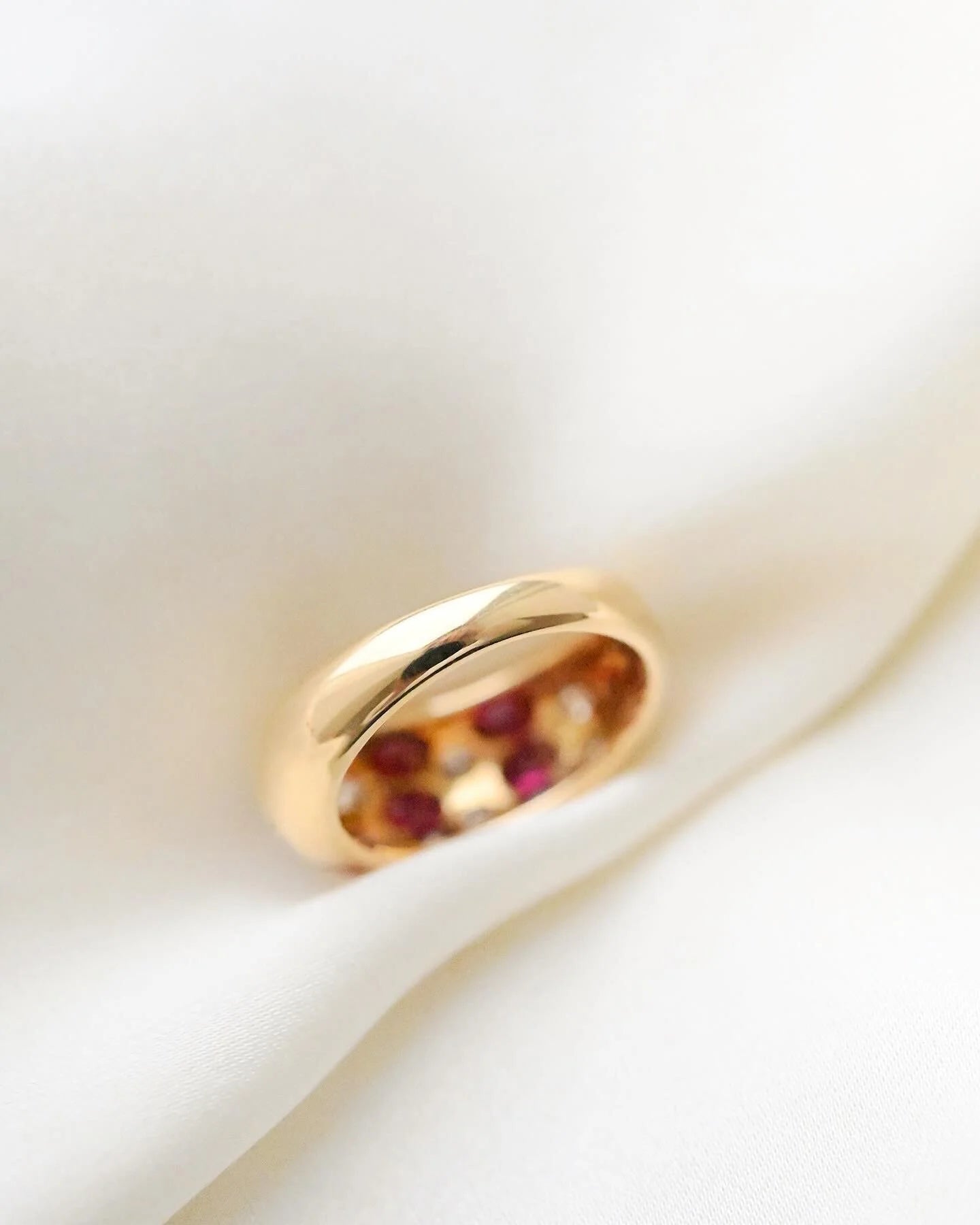 Exquisite Vintage Estate Dome Ring w Rubies and Diamonds 18K Gold