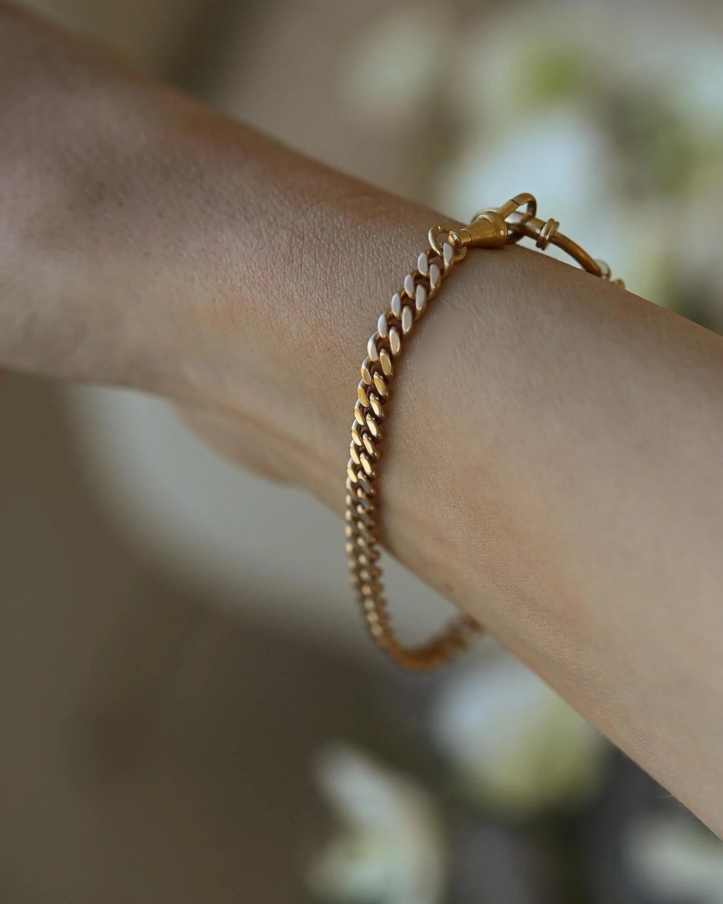 Extraordinary Chunky 23 Grams Antique Watch Chain Bracelet 18K+ Carat Beg. 1900s